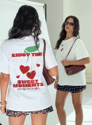 Sweet Moments Graphic Top White Chic Look Urban Streetwear