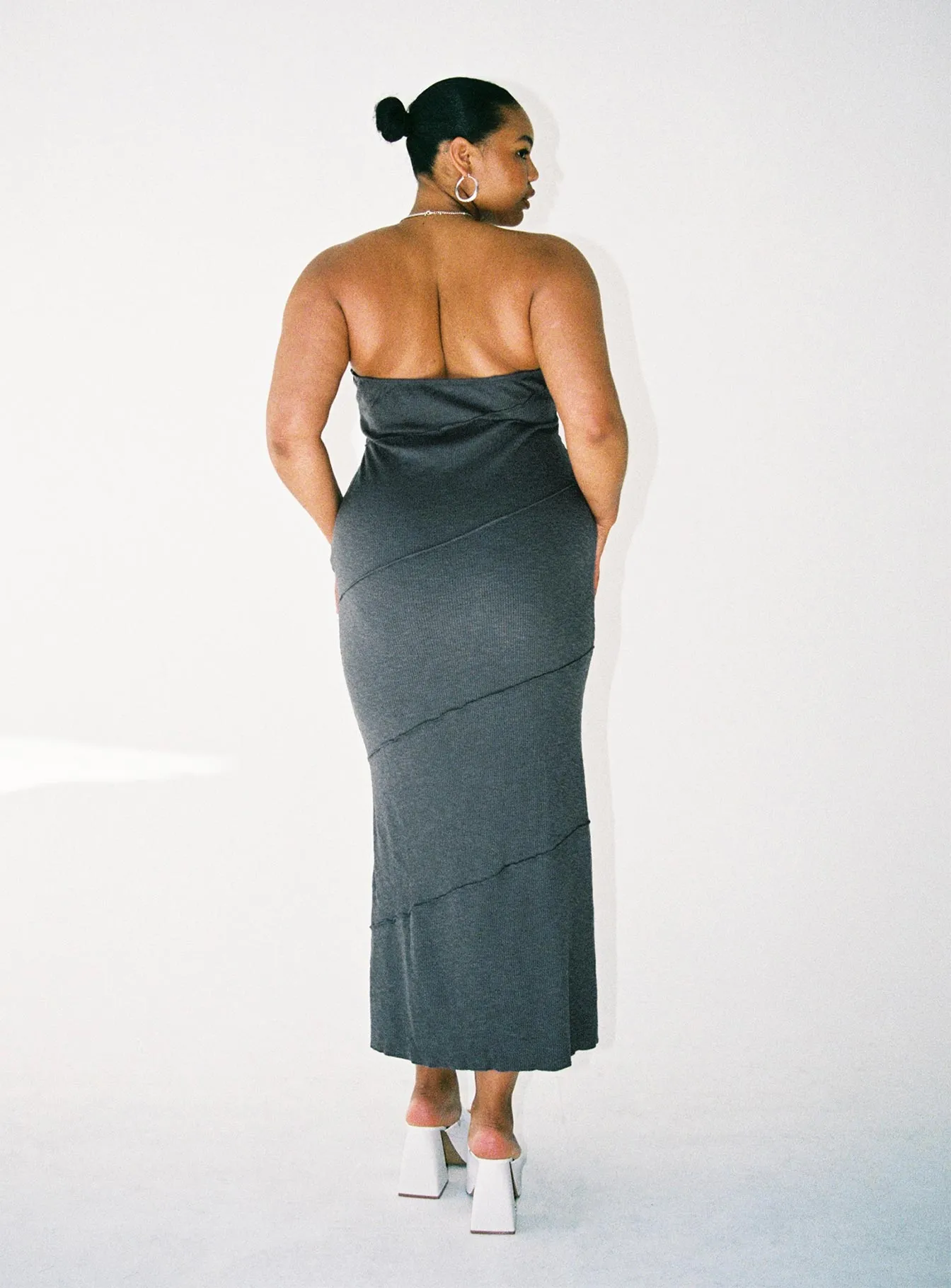 Oscar Midi Dress Grey Curve Smooth Texture