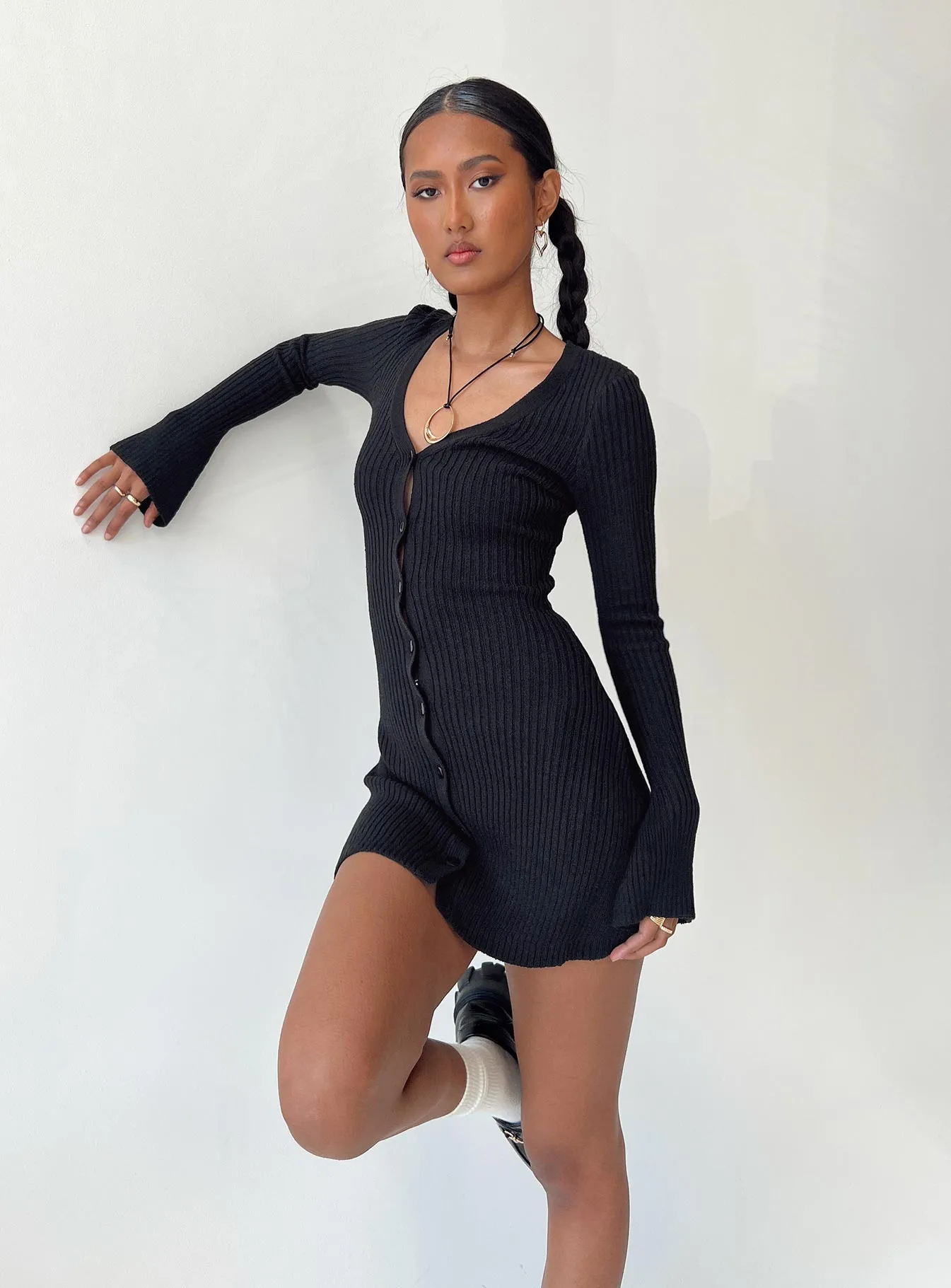 Resort-Wear Light and Breezy Waldin Long Sleeve Mini Dress Black