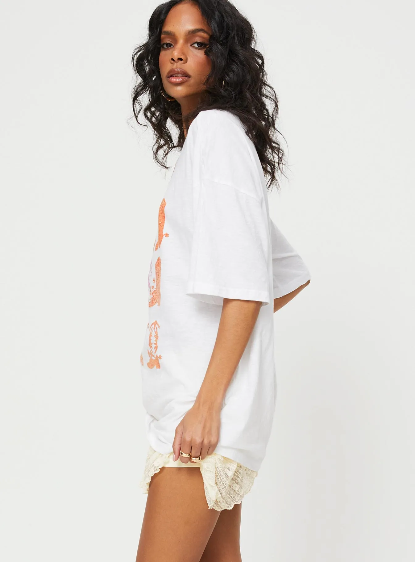 Retro nostalgia Sporty Fashion Chambre Oversized Graphic Tee White
