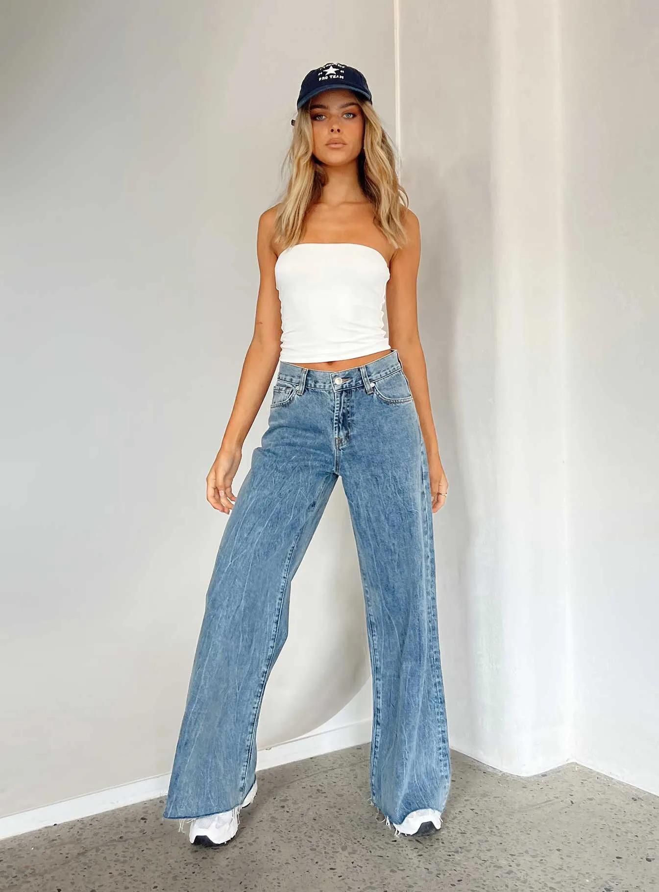 CoolingChannelFabric Roomy Design Clarke Low Waist Baggy Jeans Denim