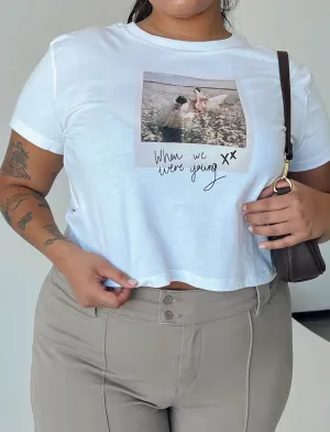 Fashionable Look Shake It Graphic Tee White Curve