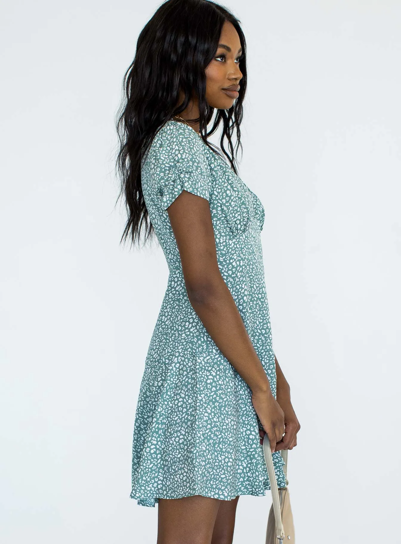 Multi Season Pure Color The Sting Mini Dress Green Leopard