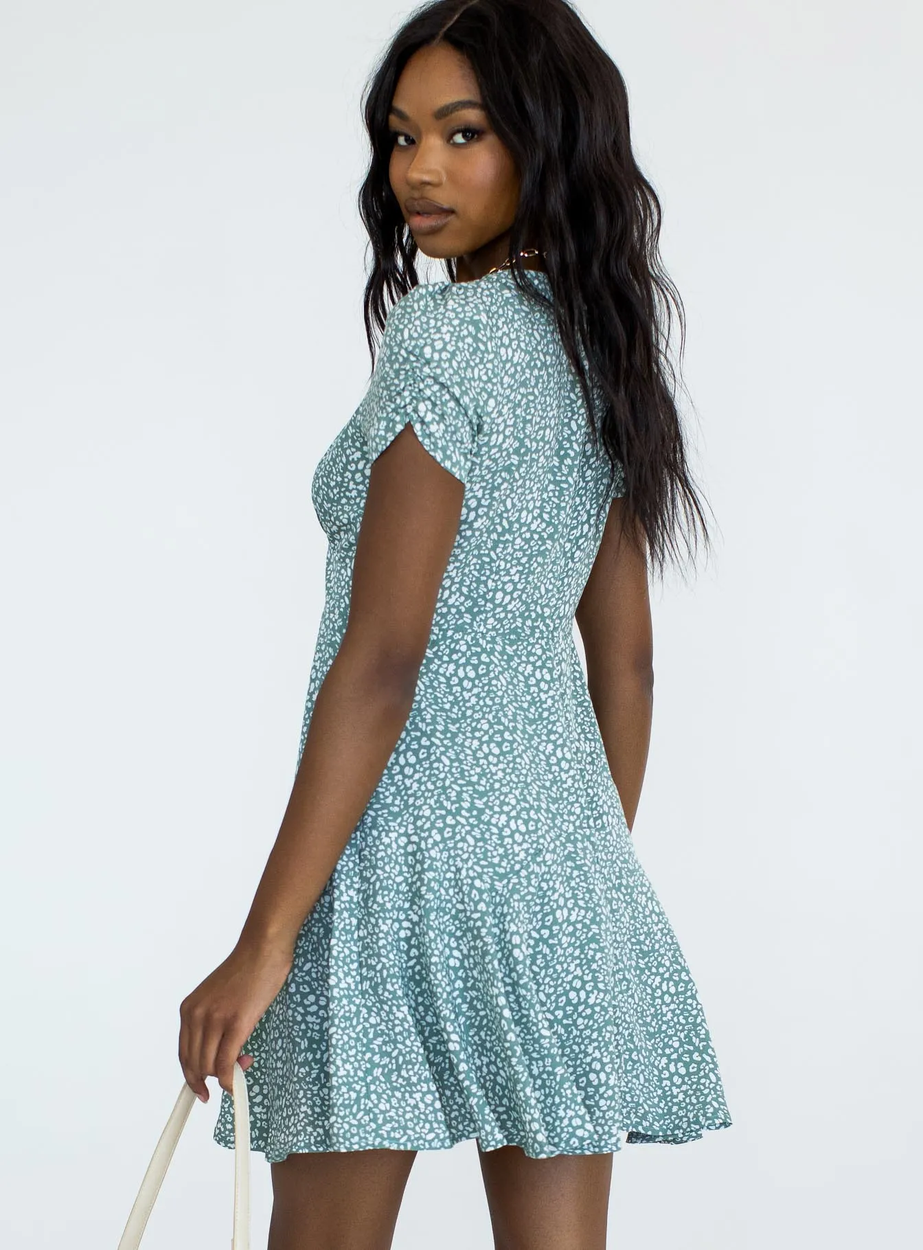 Basic essential Romantic-Style The Sting Mini Dress Green Leopard