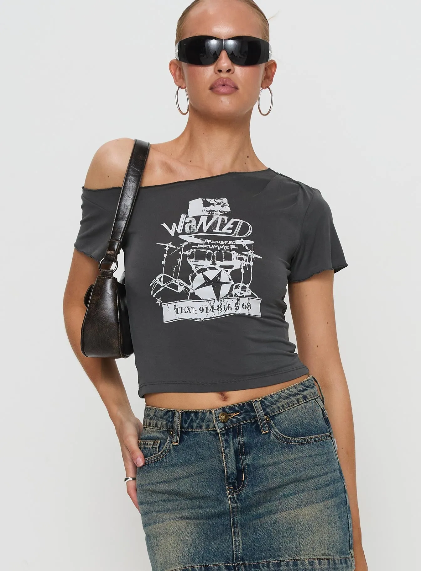 Star Wanted Asymmetrical Tee Grey Simple Comfort Look