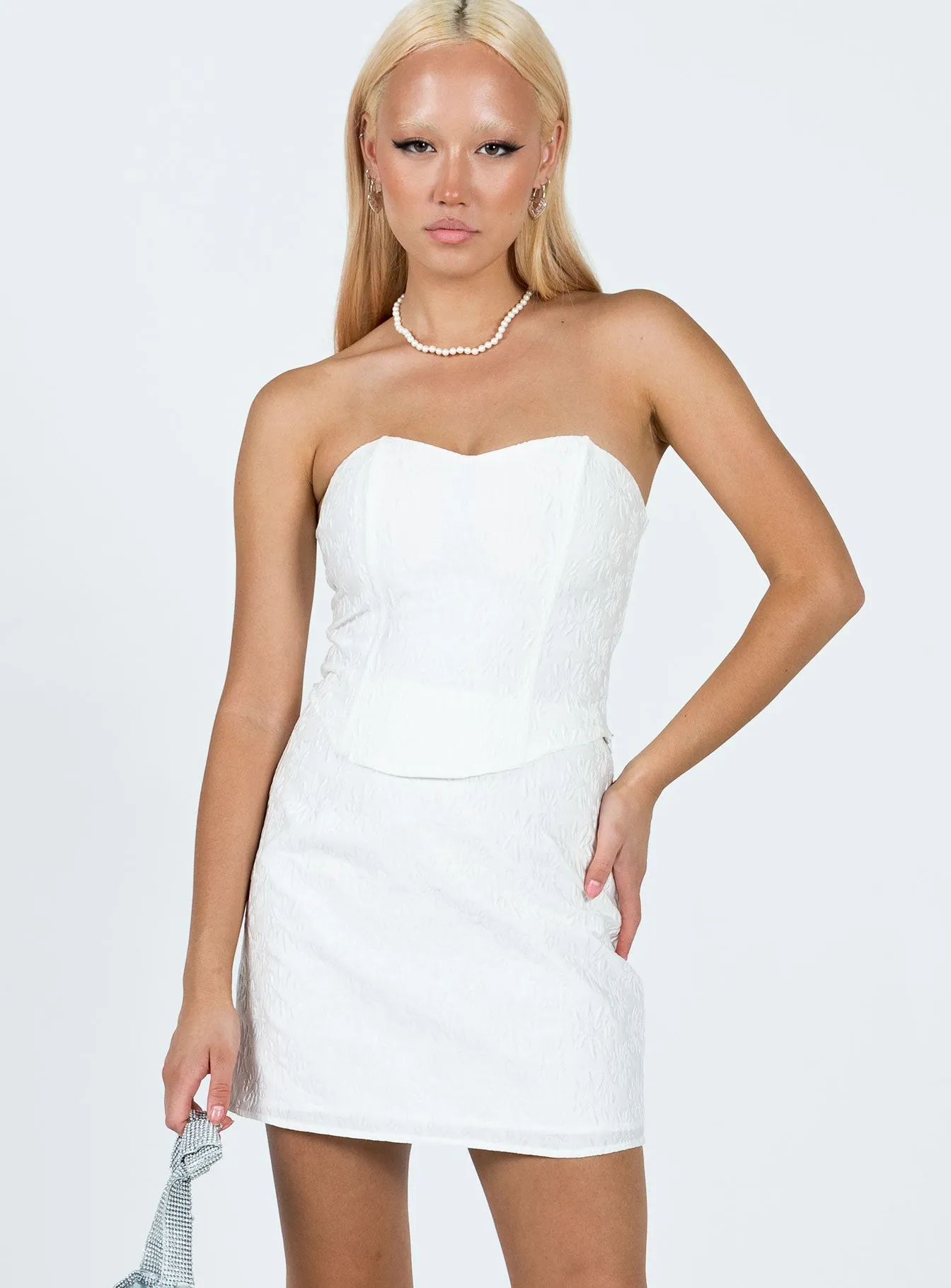 Sazan Set White Comfort Wear