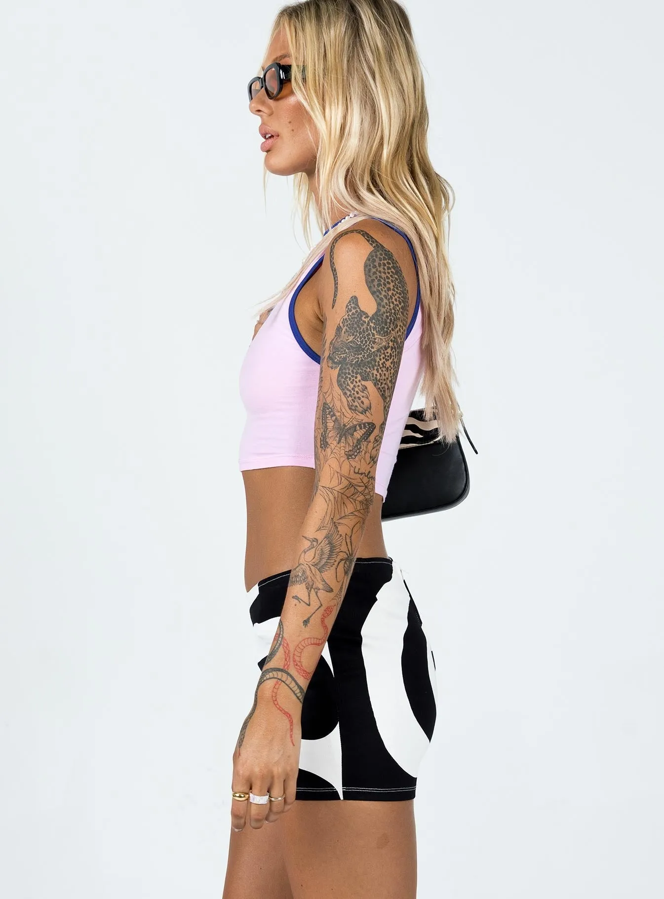 Aesthetic Fit Motel Ina Skirt Optic Swirl Black/White