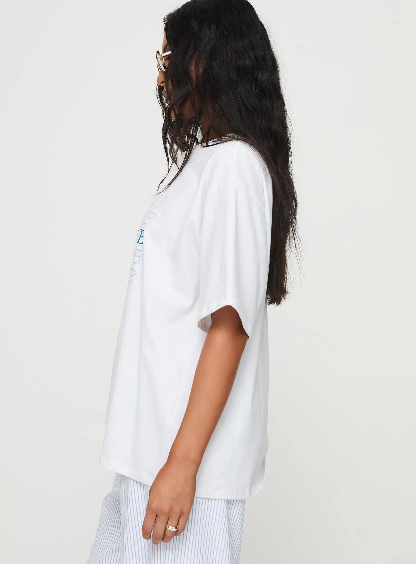 Loveable Tee White Relaxed fit style