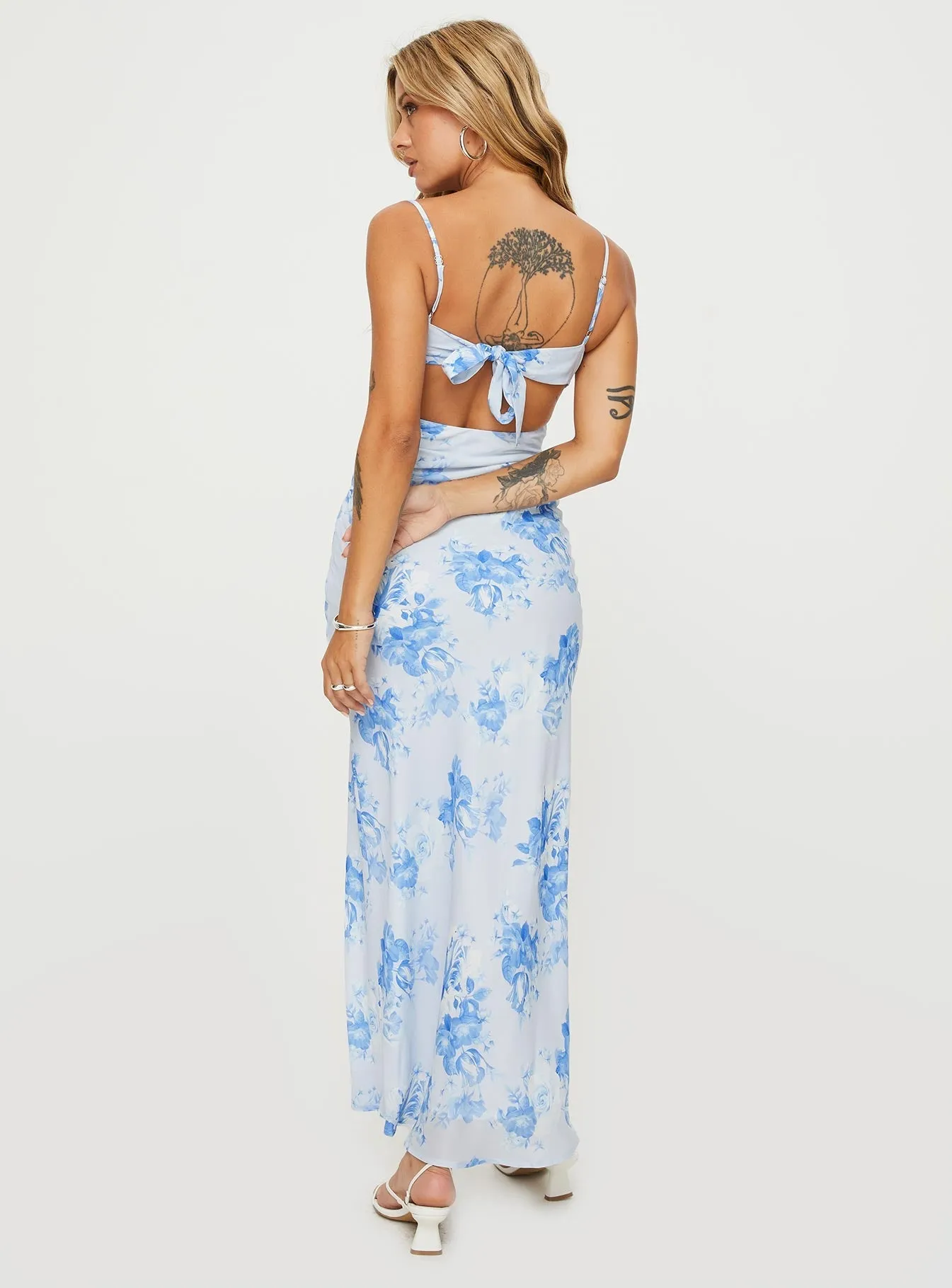 Classic Grace Color-Blocked Hamri Maxi Dress White / Blue Floral