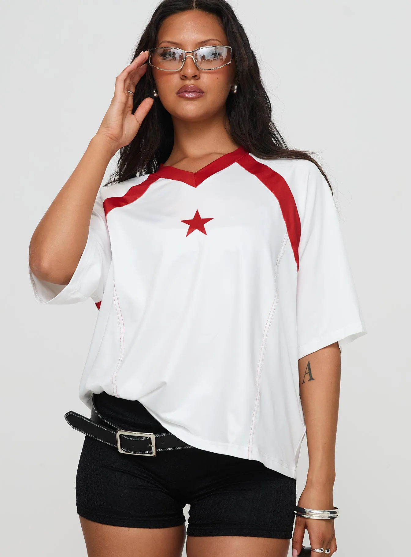 One Star Top White / Red Stylish Design Cozy Hug