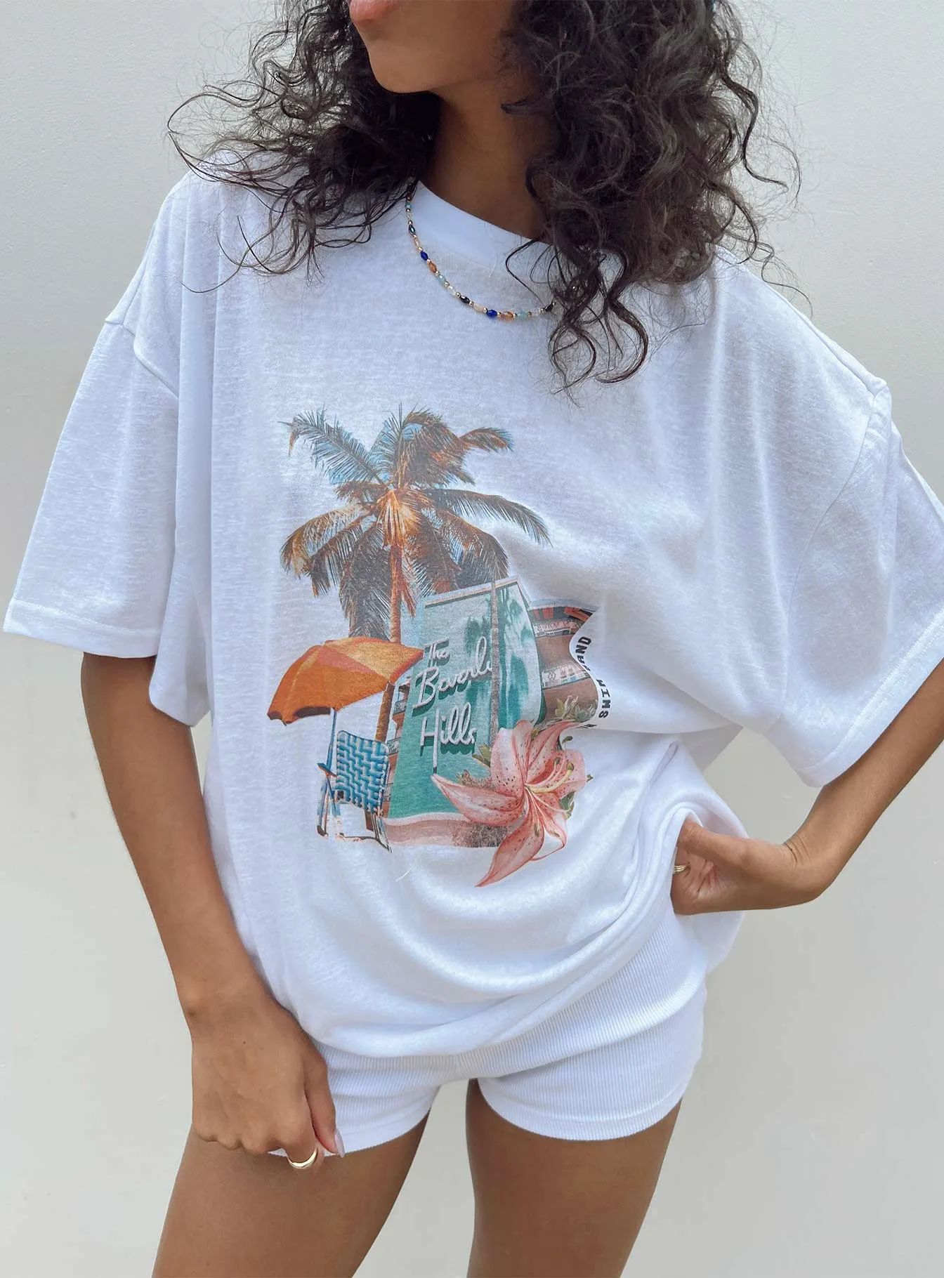 Vacay Oversized Tee White Fashion-Forward Look