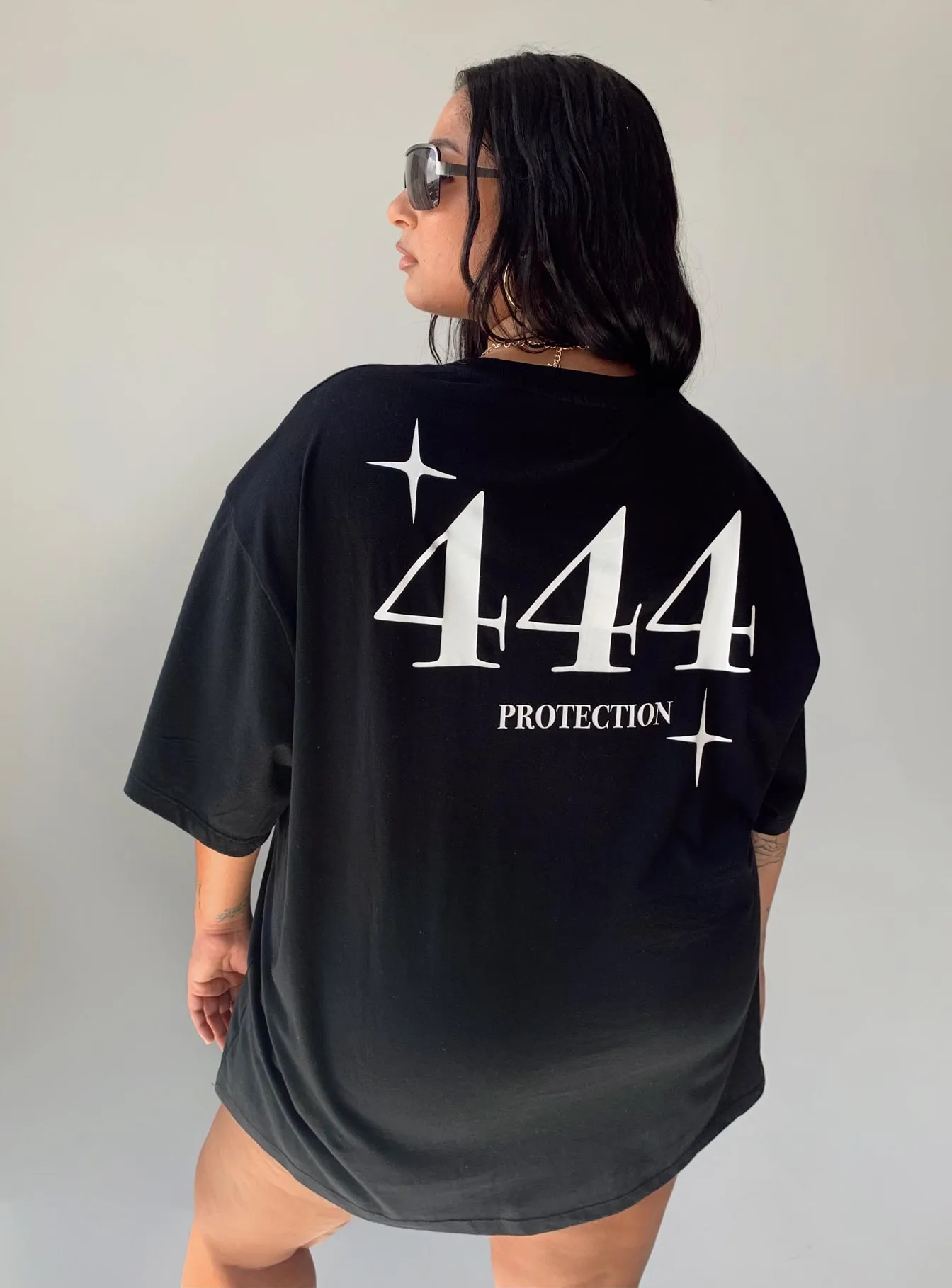 444 Oversize Tee Black Curve Chic Comfort Style Sleeveless freedom