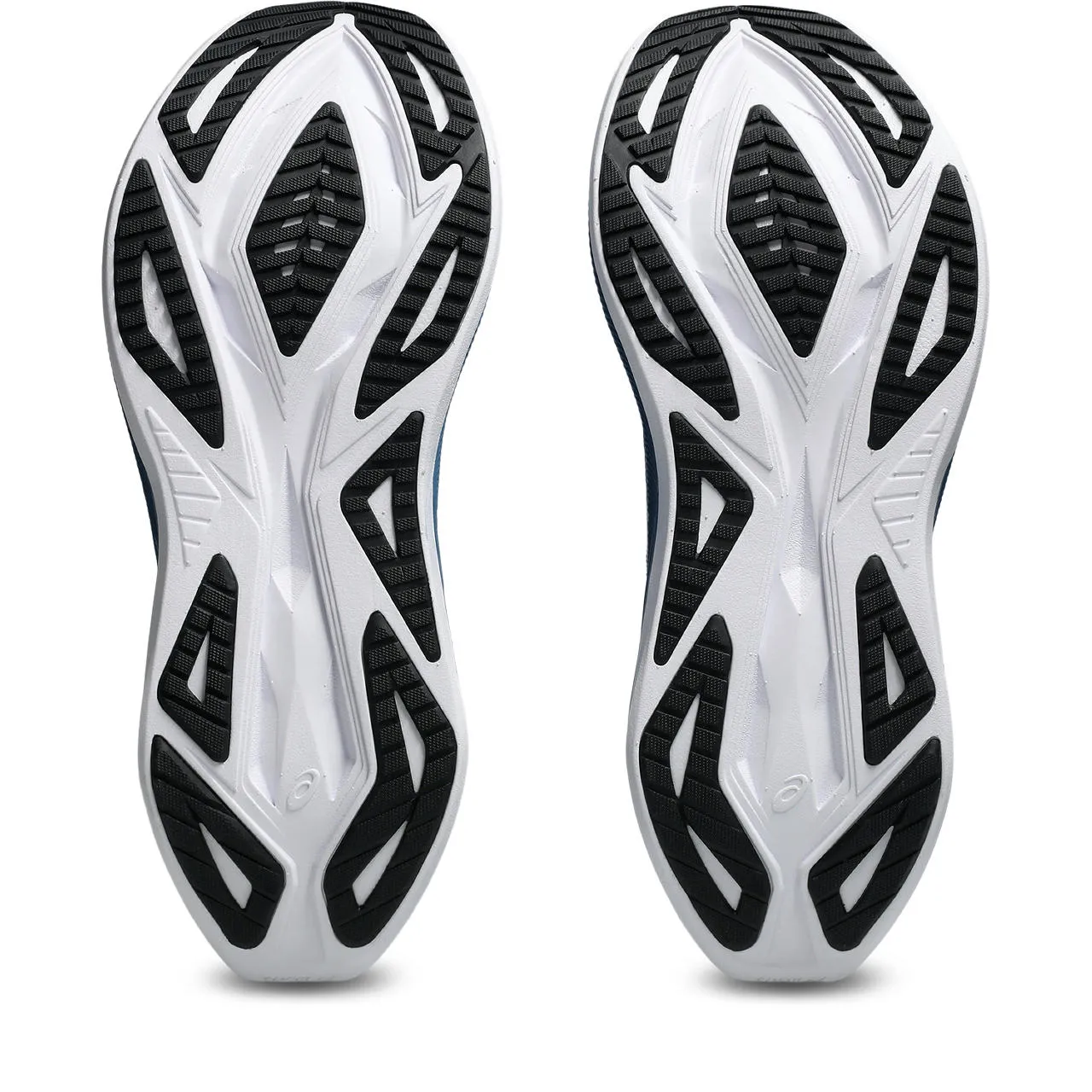 Superblast 2 - Unisex Sizing for people who want a comfortable fit product with gel cushioning