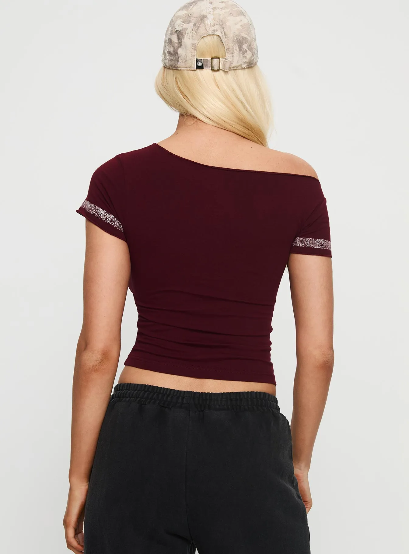97 Authentic Off Shoulder Graphic Top Maroon Sporty Layer