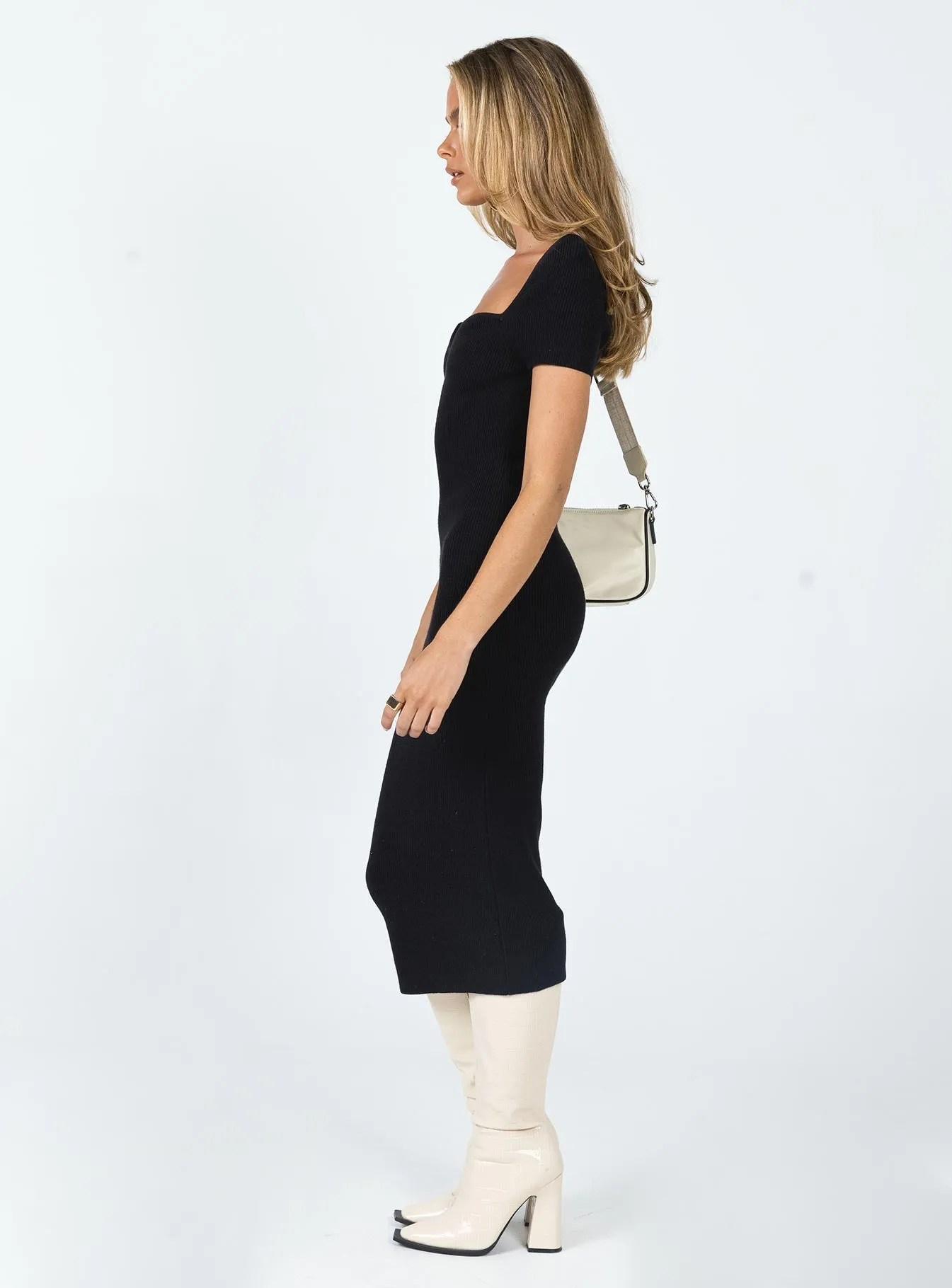 Ellisen Midi Dress Black Versatile and Comfortable