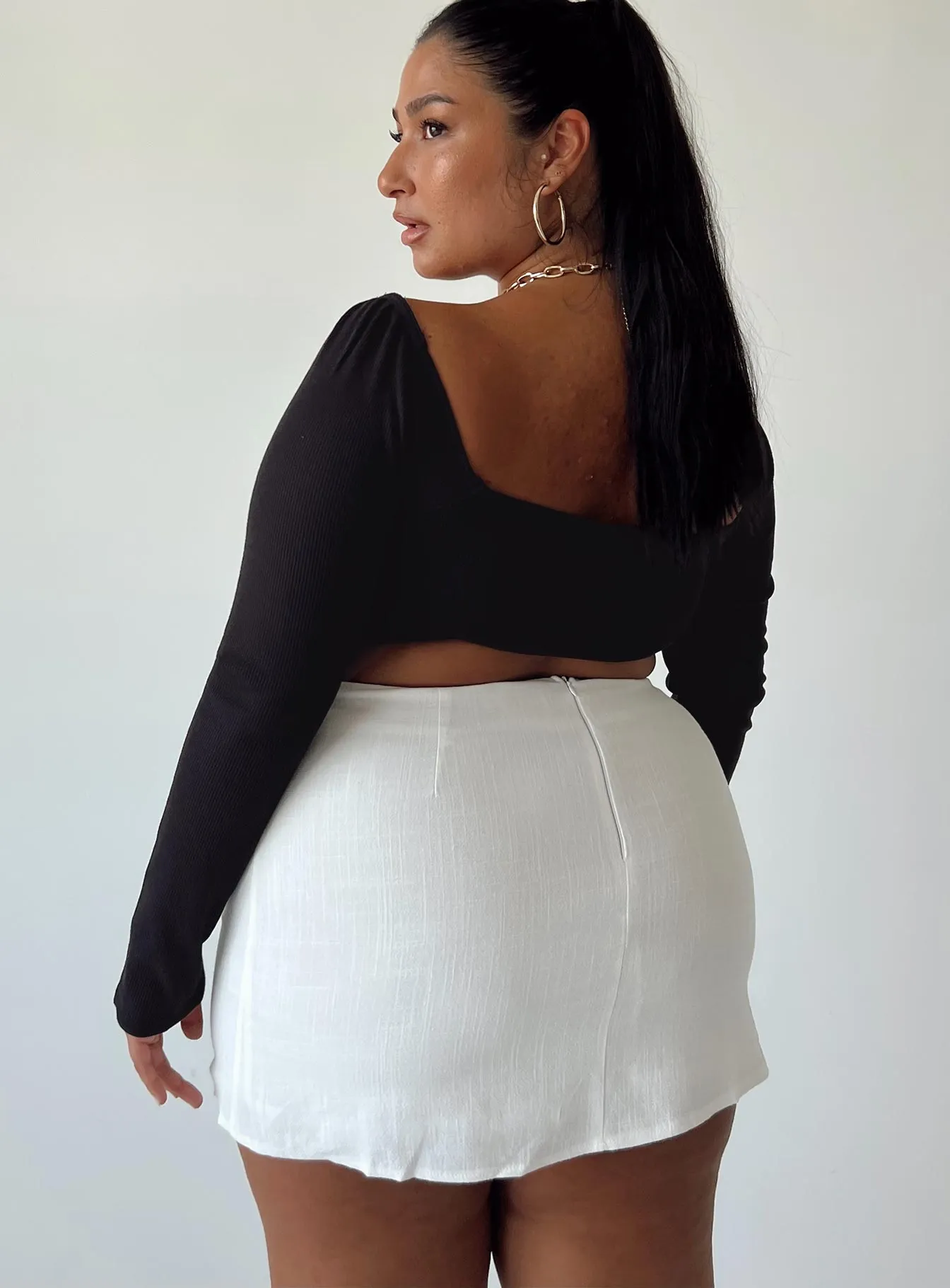 Everyday Favorite Selby Mini Skirt White Curve