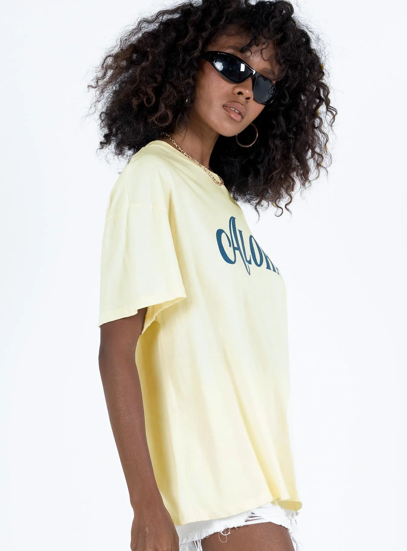 Aloha Oversized Tee Ivory Tagless Design Classic Comfort Style