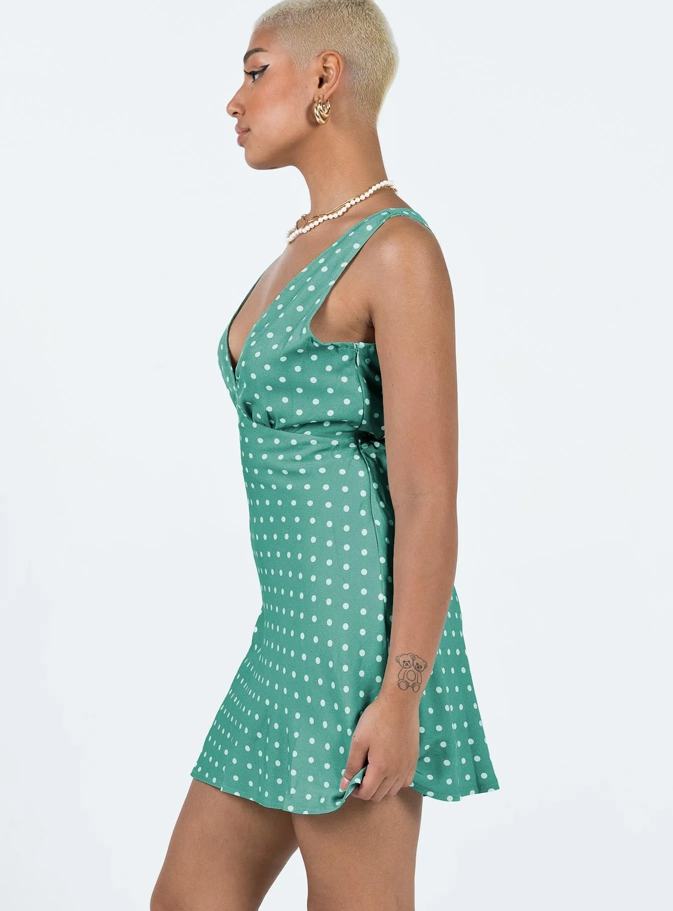 Elegant brunch outfit Vibrant Design Nellie Mini Dress Green Polka Dot