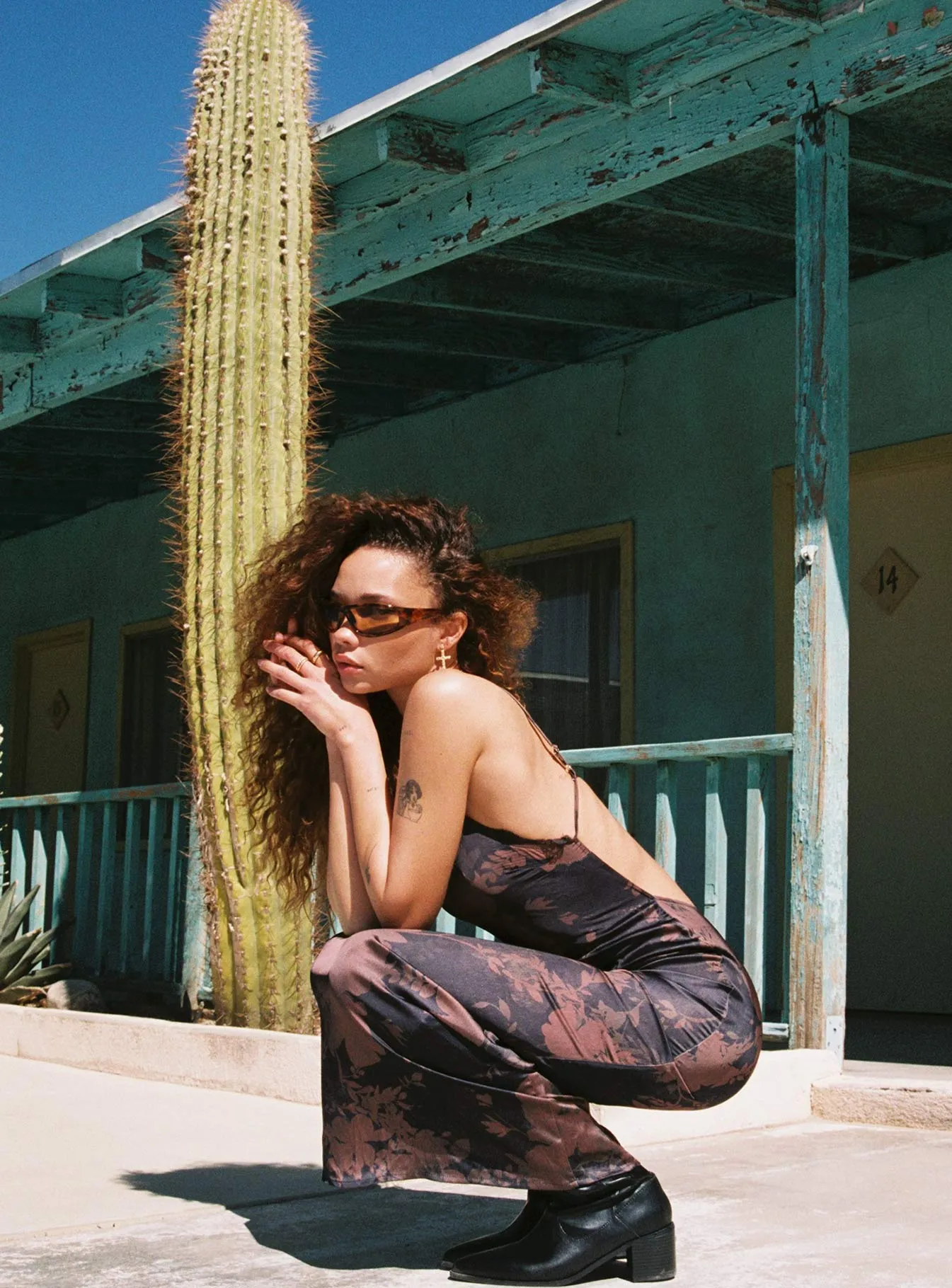 Charlow Maxi Dress Black / Brown Nordic Plain Trend Texture