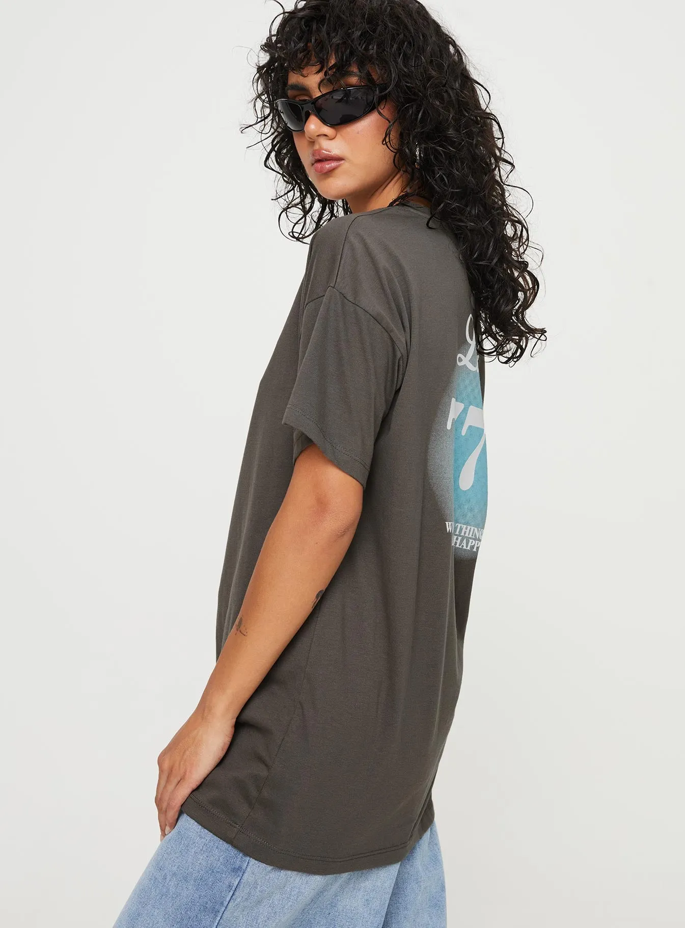 Day-to-Night Look Luck 777 Oversized Tee Black