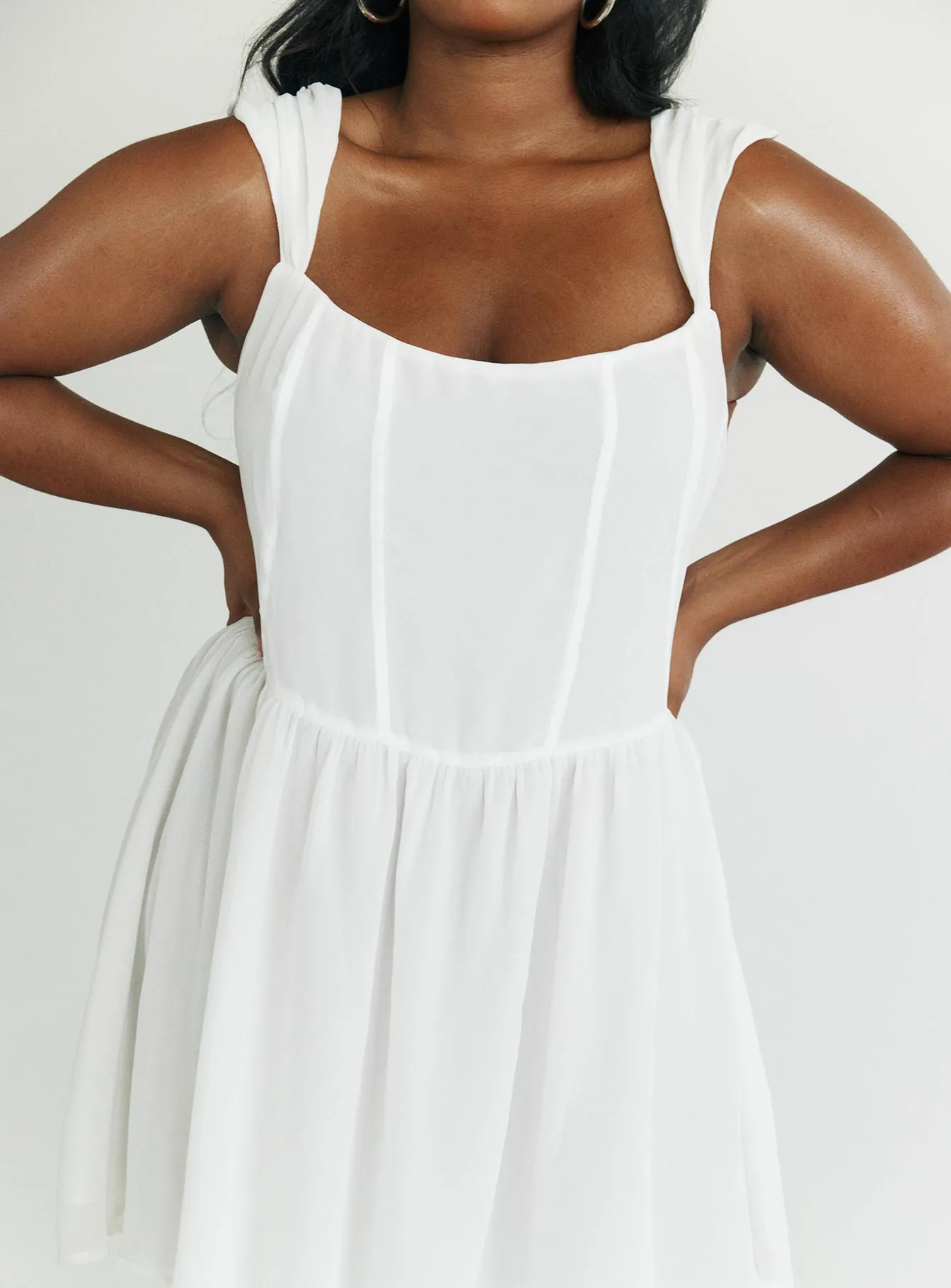 Kameliah Mini Dress White Curve Dreamy Simplicity All-season