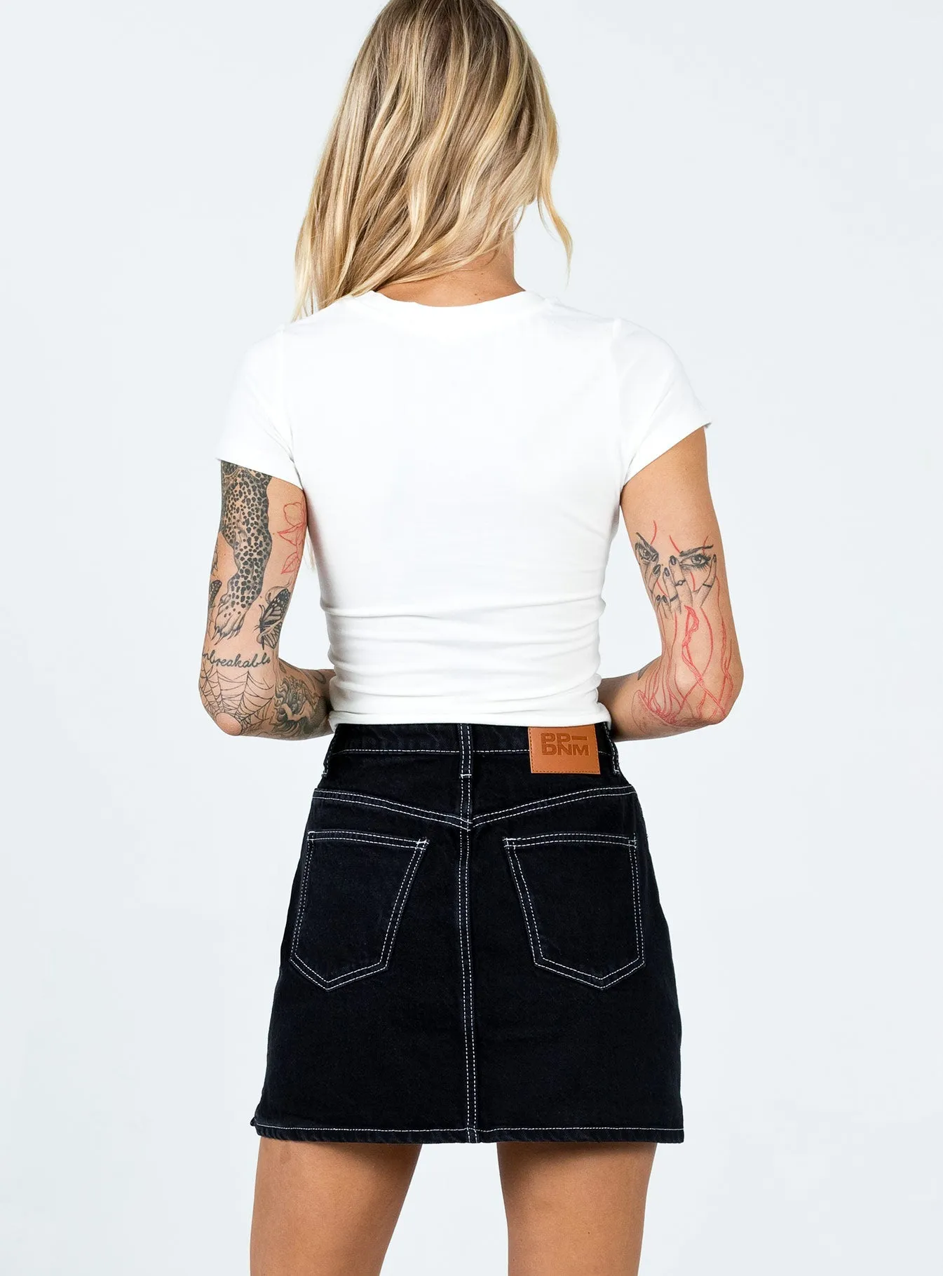 Aswan Constrast Stitch Mini Skirt Black Wardrobe Basics Laidback Mood