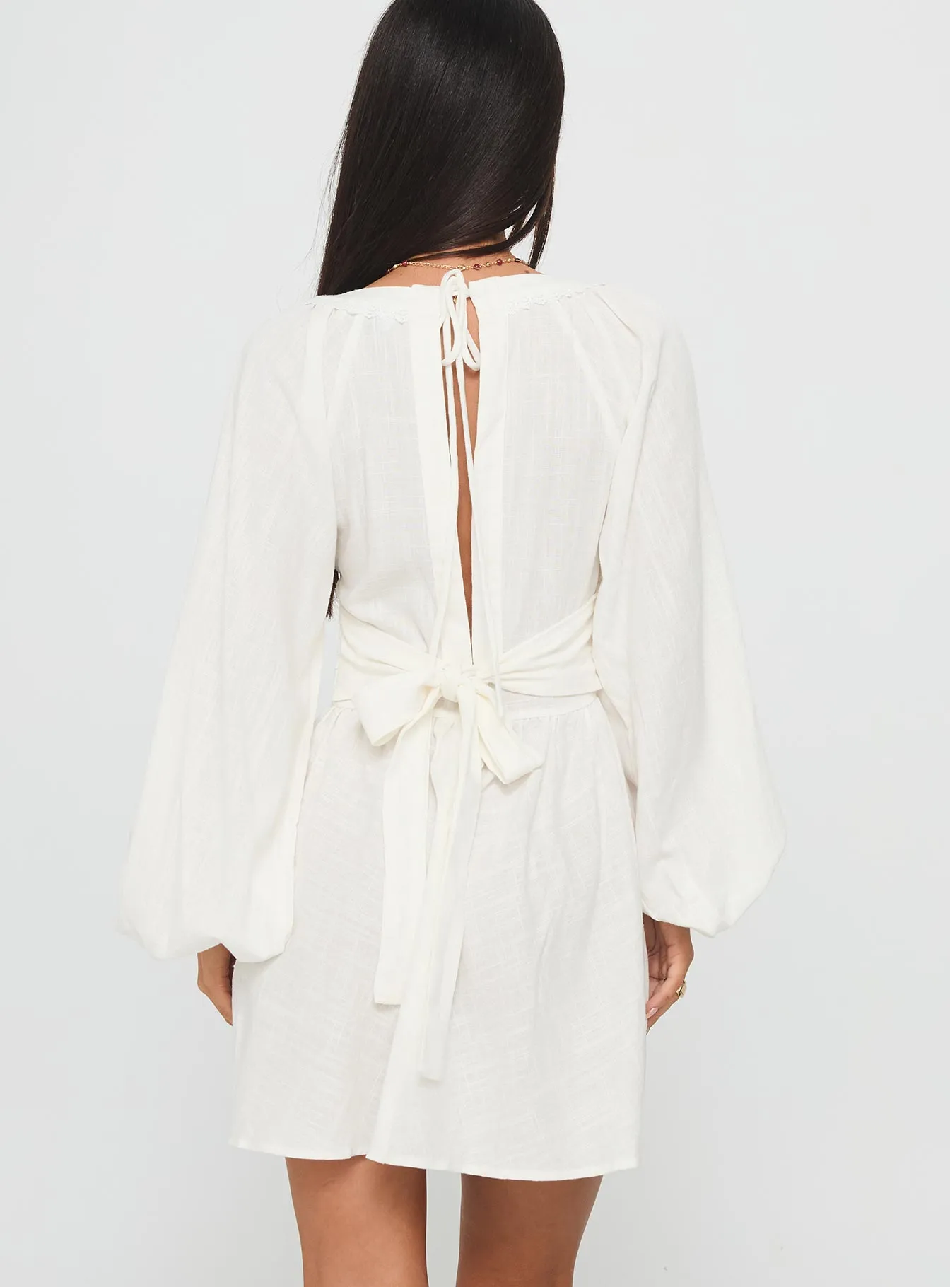 Stylish Fit Weyes Long Sleeve Mini Dress White