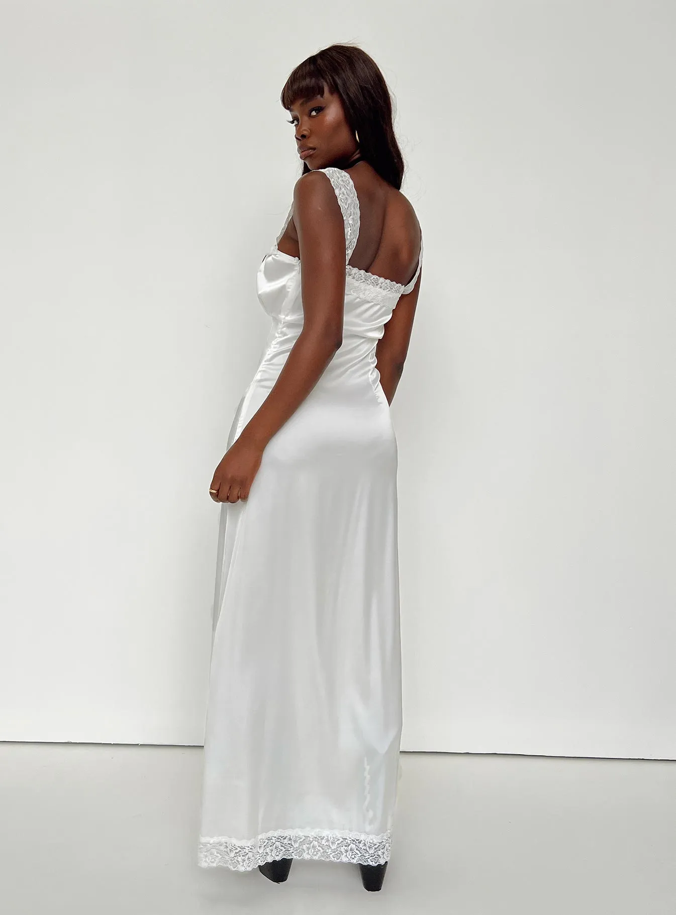 Ballerina Vintage Maxi Dress Porcelain Relaxed Wear Feminine Look