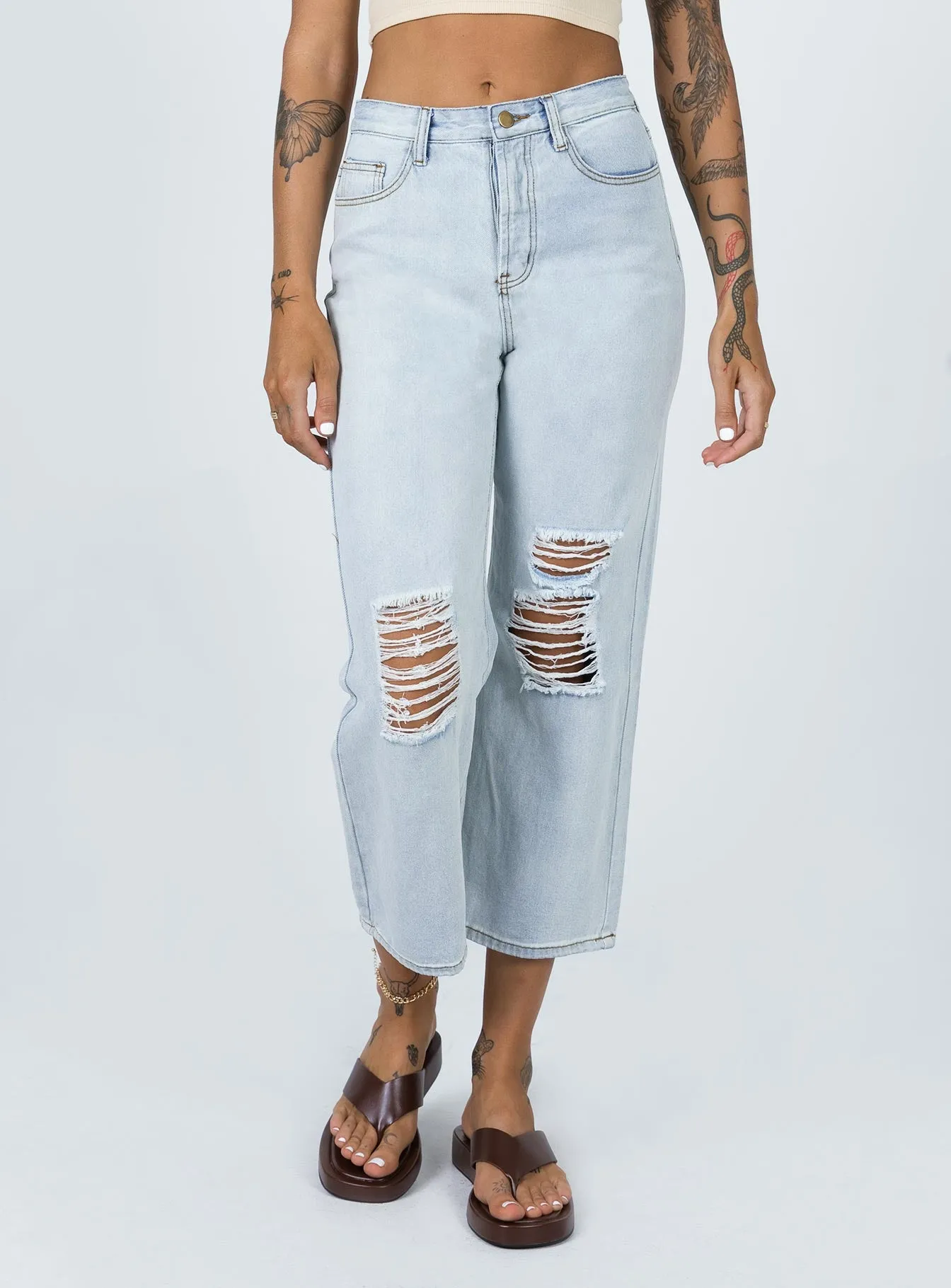 Clean Cut Travel Core Billed Ripped Jean Light Wash Denim