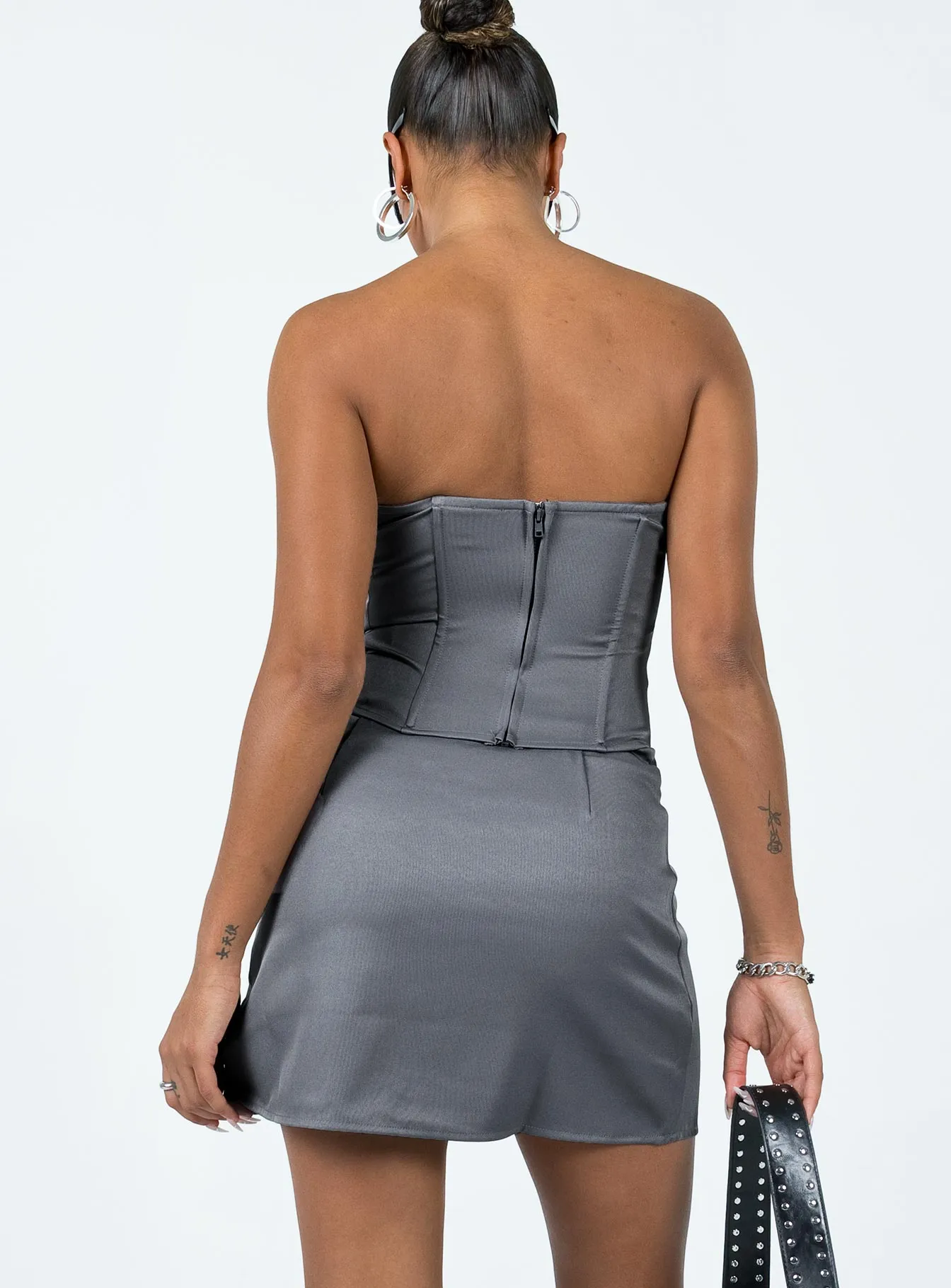 Ewan Mini Skirt Grey Visual Outfit