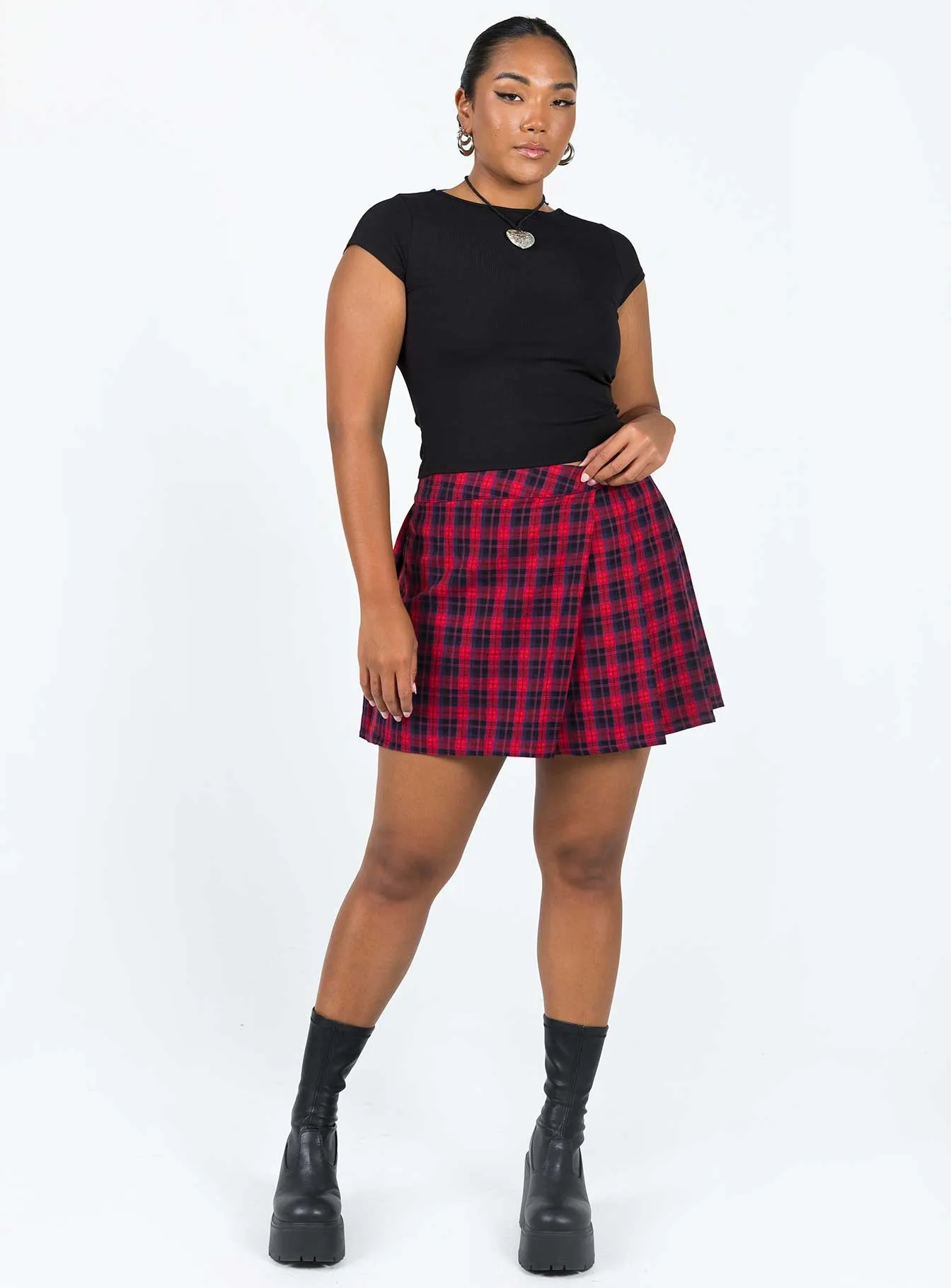 Kurtsi Mini Skirt Red Minimal Vibe Smart Casual