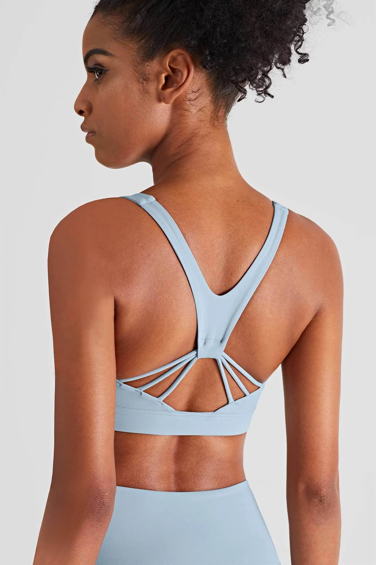 V-Back Scoop Neckline Sports Bra VersatileCuff