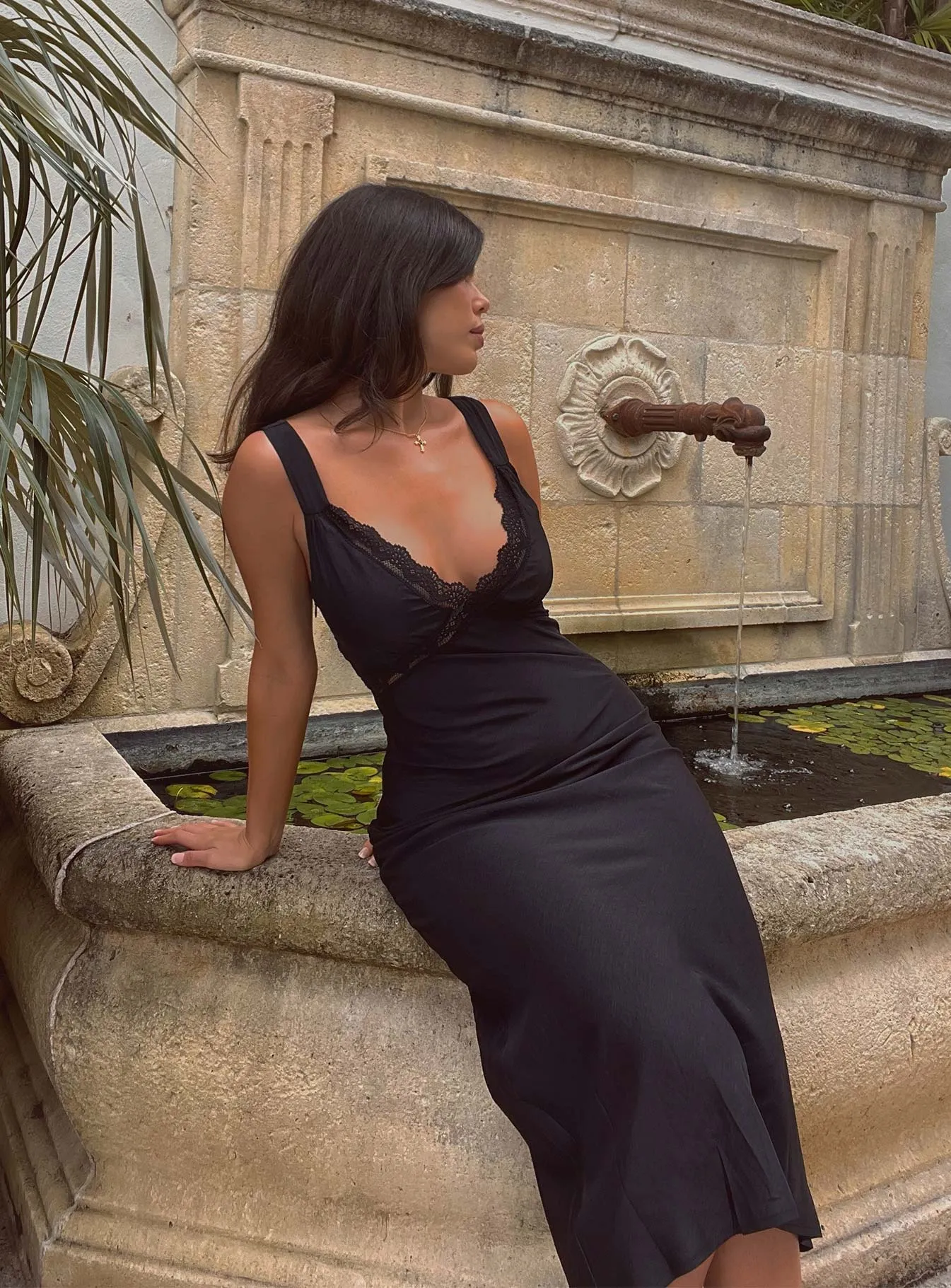 Stretchable Chilly Wear Hannelle Maxi Dress Black