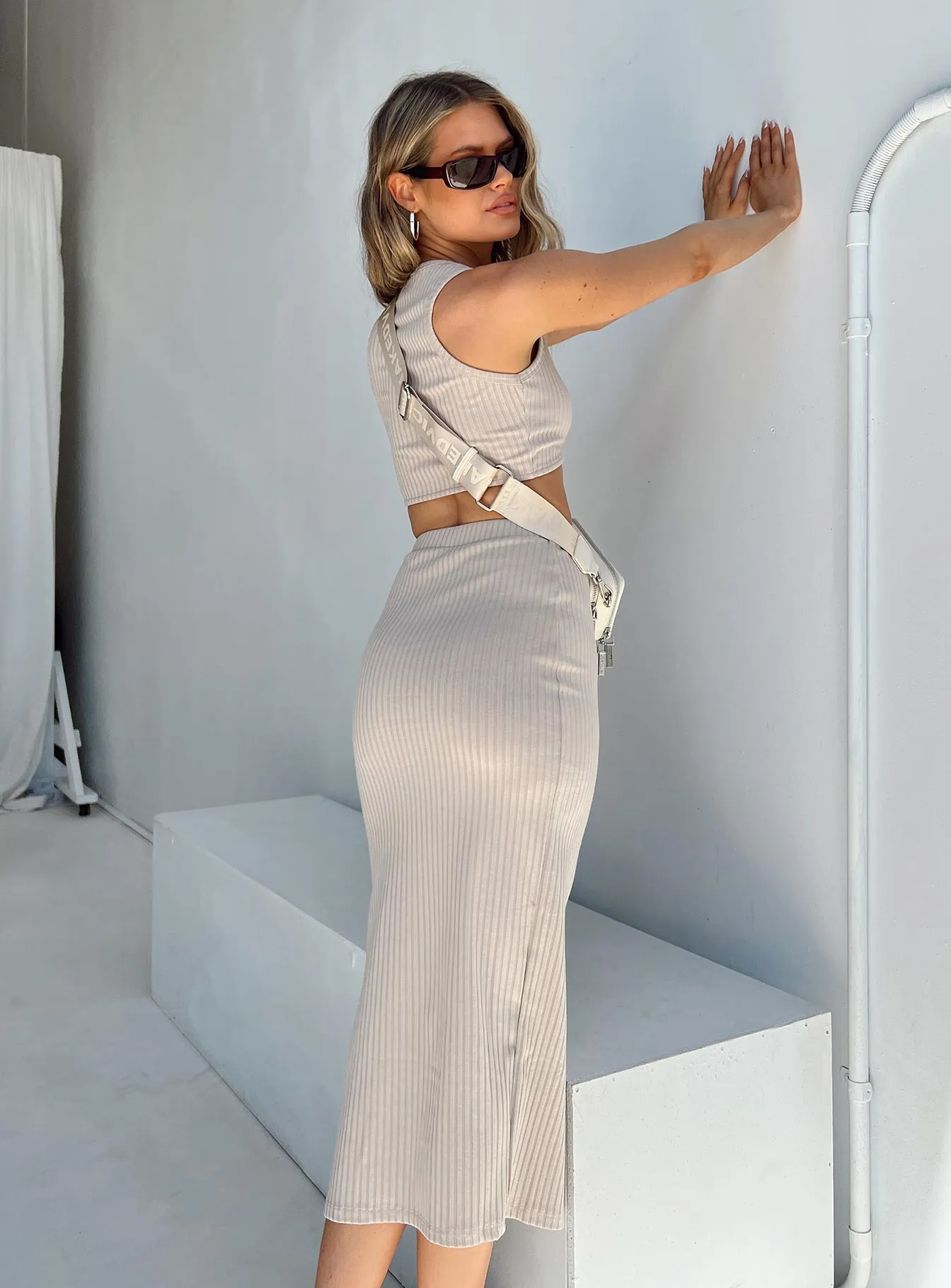 Ellie Set Beige Modern Waist