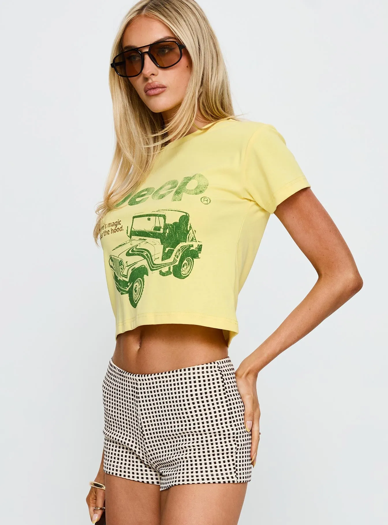 loose fitting AntiPillingTreatment Jeep Girl Graphic Top Yellow