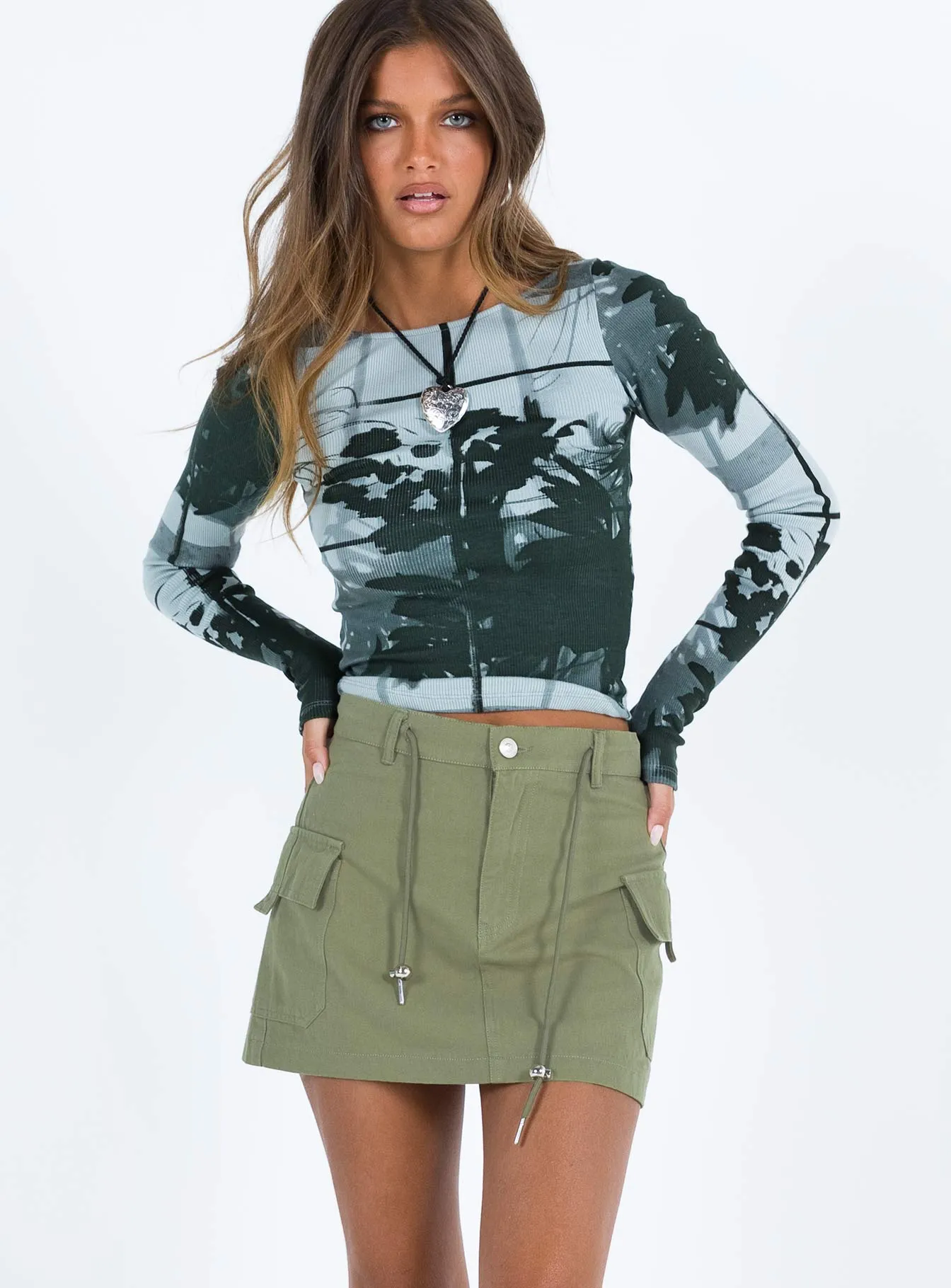 Torres Cargo Mini Skirt Khaki Balanced Outfit
