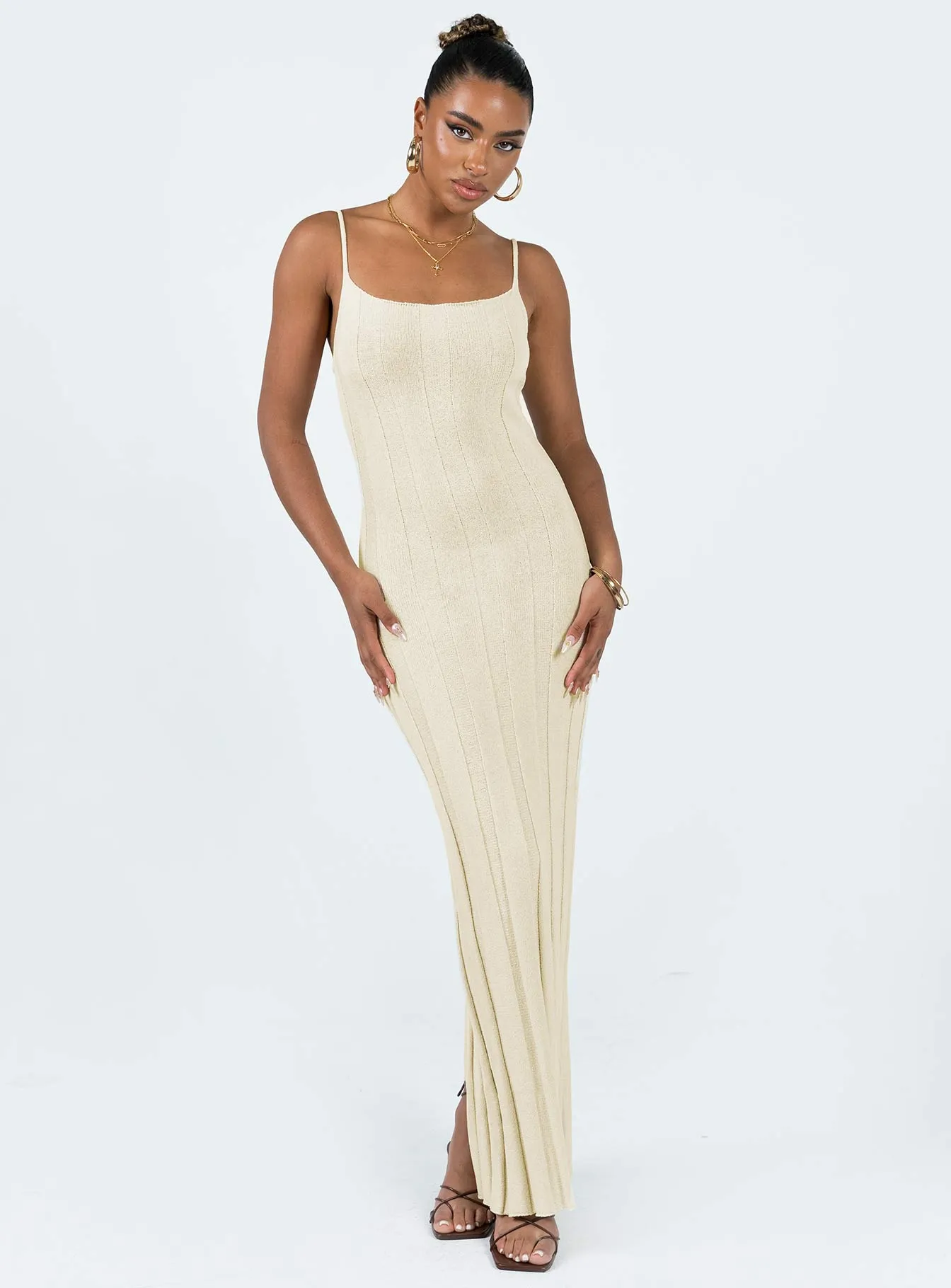 Wakeford Maxi Dress Cream and Effortless fit dress.