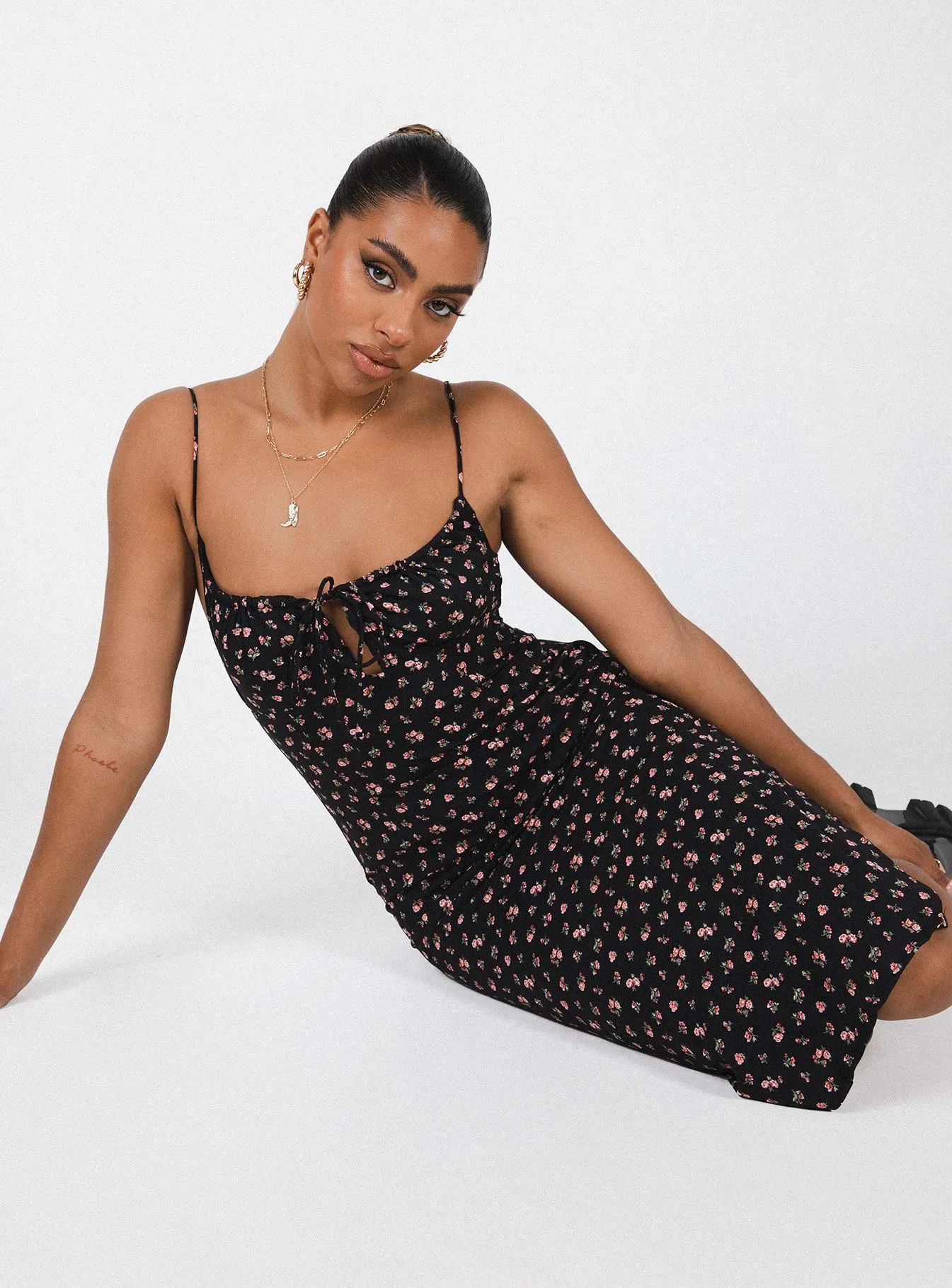 Noda Midi Dress Black / Floral Shape Retention Summer-Season