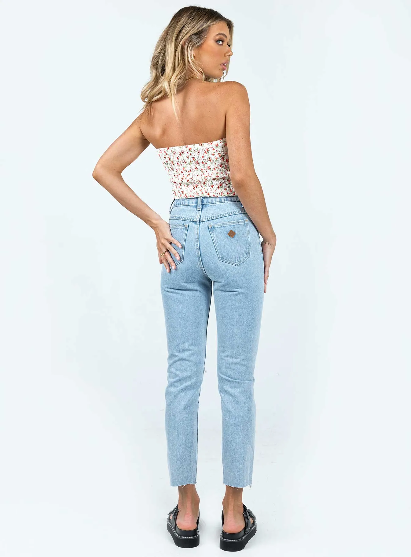 Abrand 94 High Slim Walkaway Rip Light Wash Denim Play Mode Event Vibe