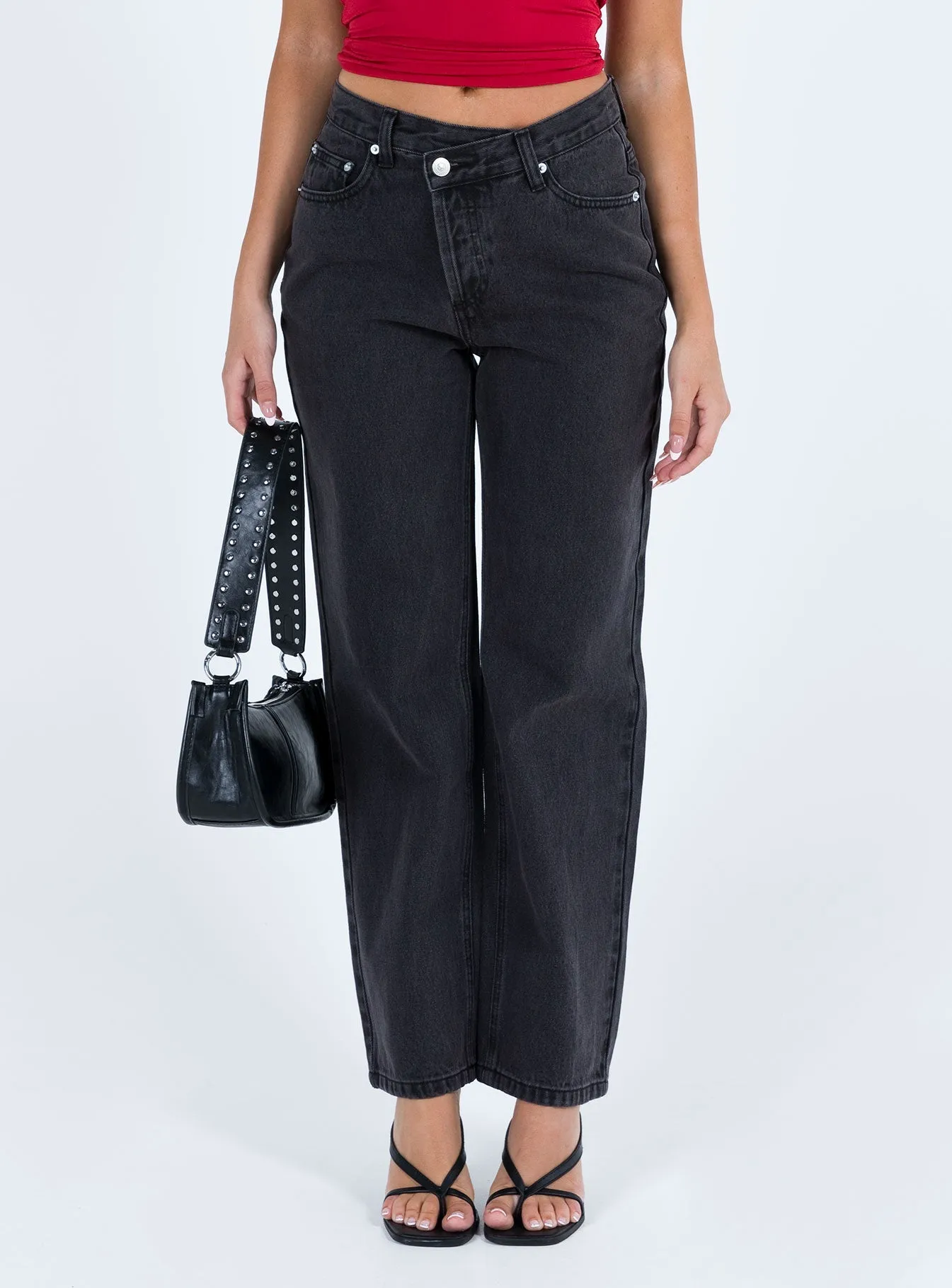 Laid-Back Outfit Holly Asymmetric Straight Leg Jean Black Denim Petite