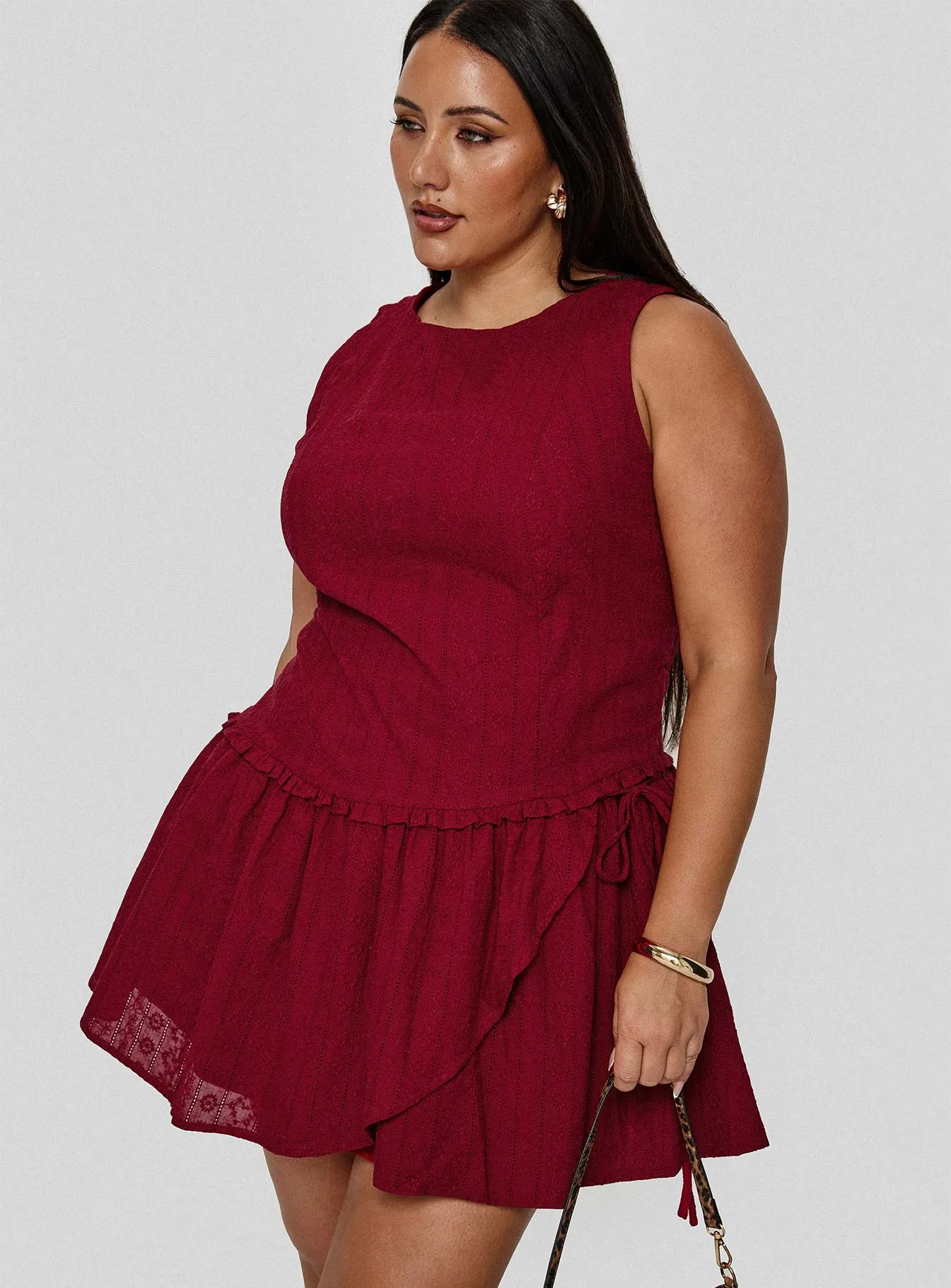Cosie Mini Dress Red Curve Sleek and Simple Magic Day
