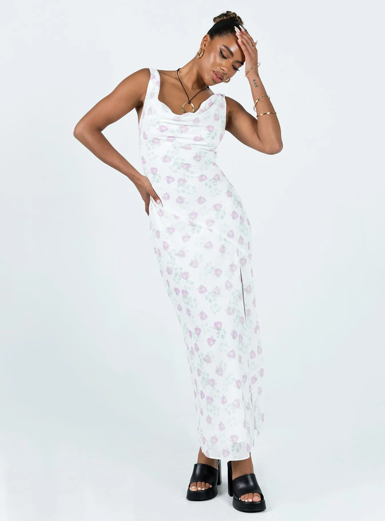 Travel-friendly Flowing Layers Asbyn Maxi Dress White Floral