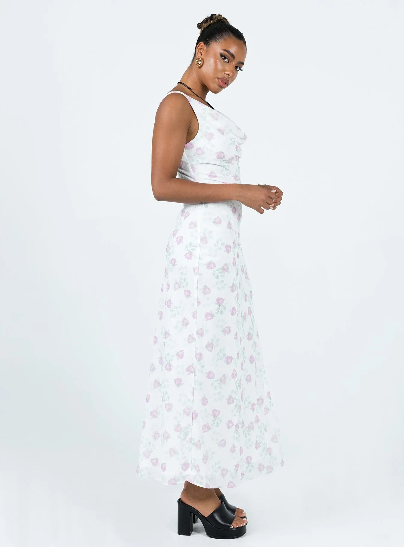 Balanced feel Guest Shine Asbyn Maxi Dress White Floral