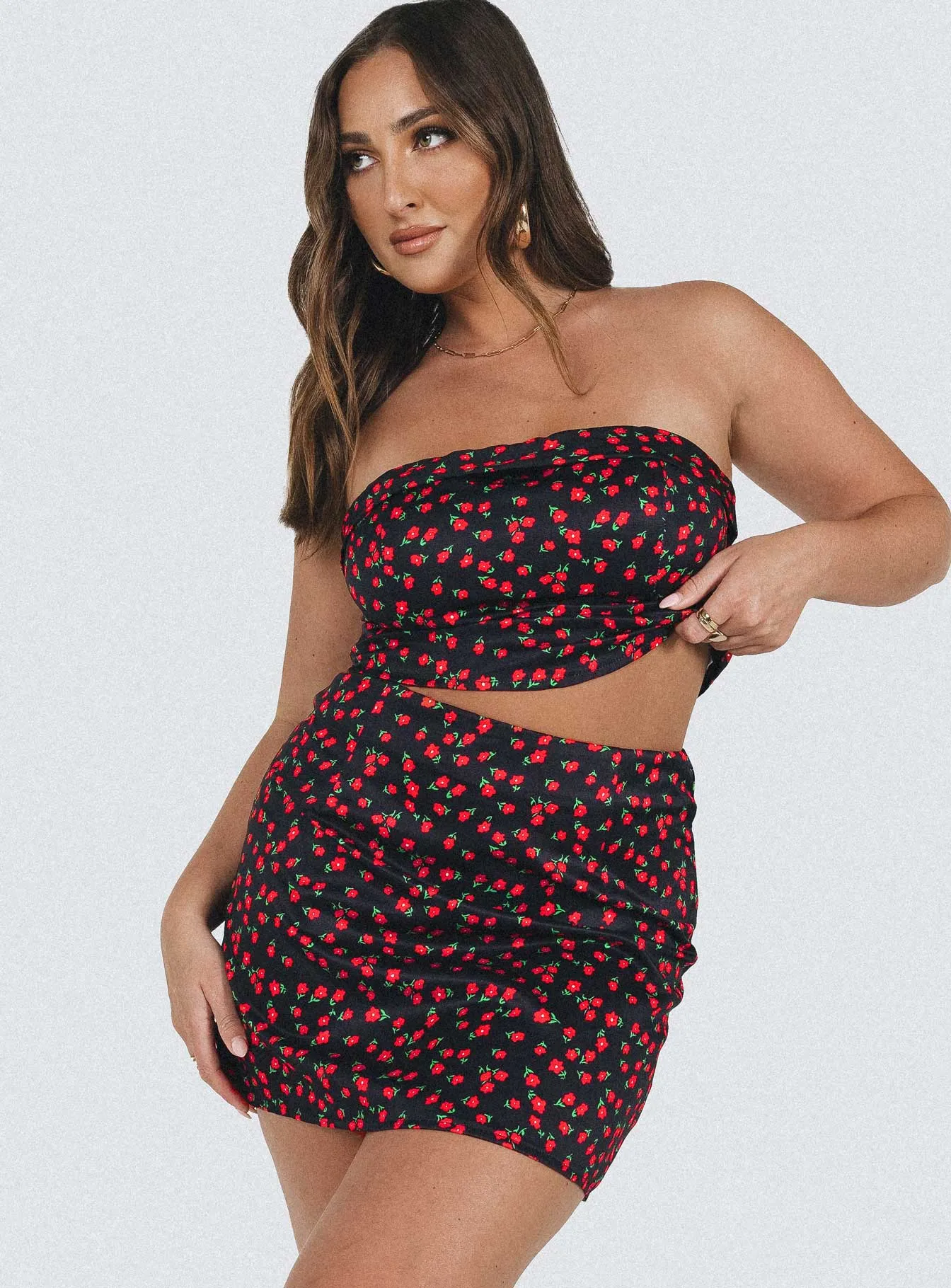 Moisture Wicking Textile Scalloped Edge Chadwick Mini Skirt Black Floral