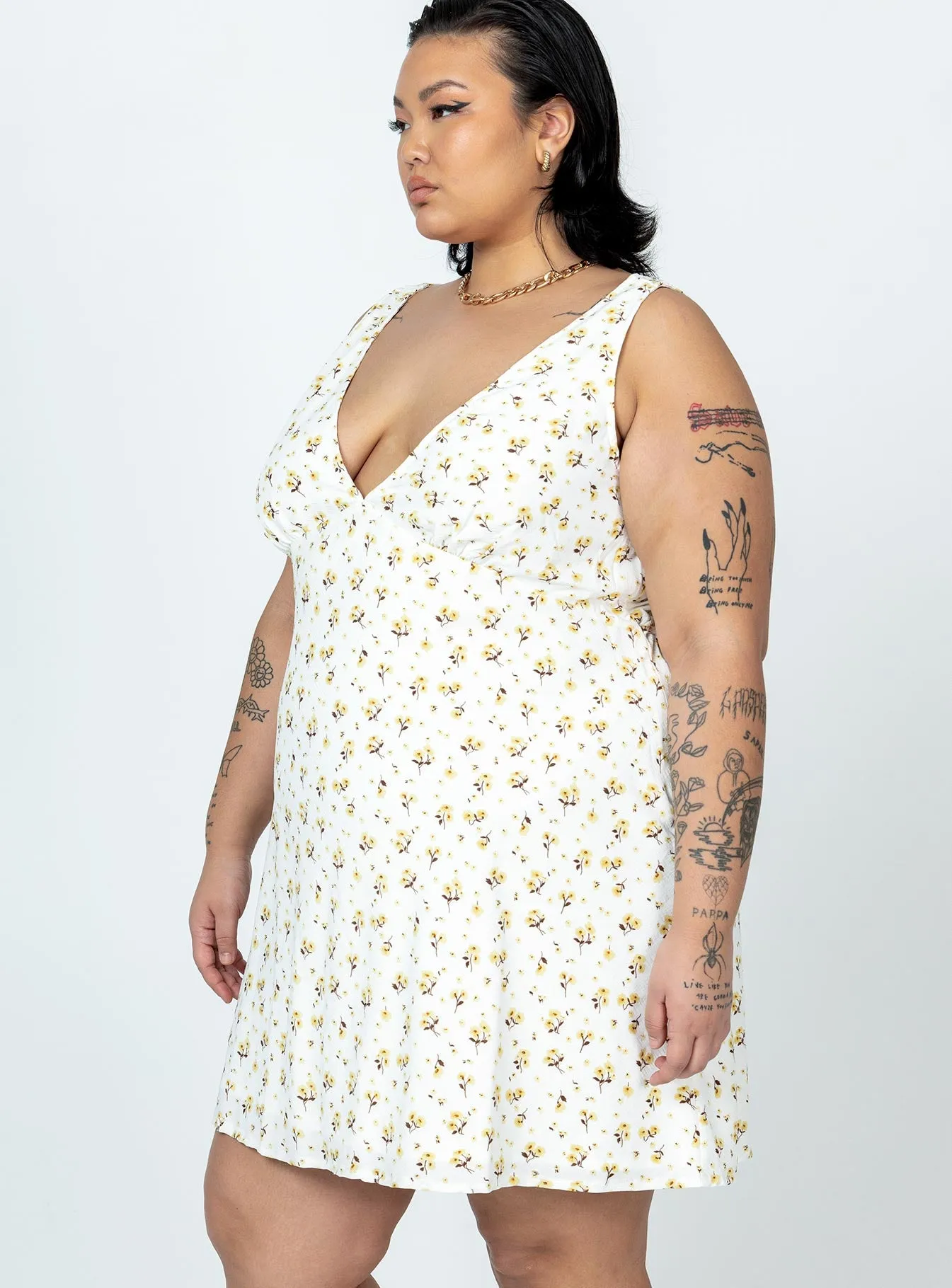 Natural Drape Smooth Blend Nellie Mini Dress White / Yellow Floral Curve