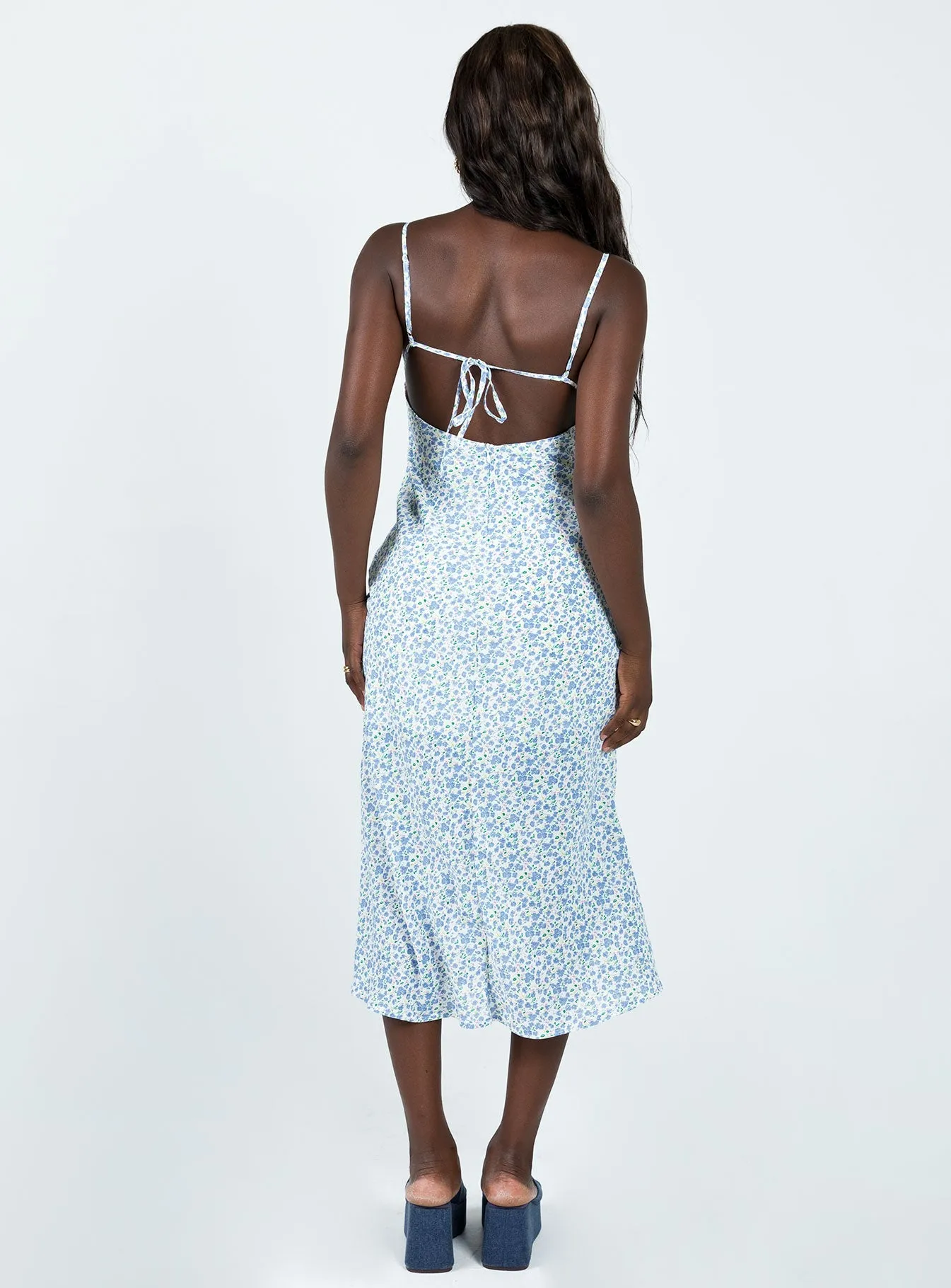 Corbio Midi Dress Blue Floral Comfortable travel dress Easy Elegance