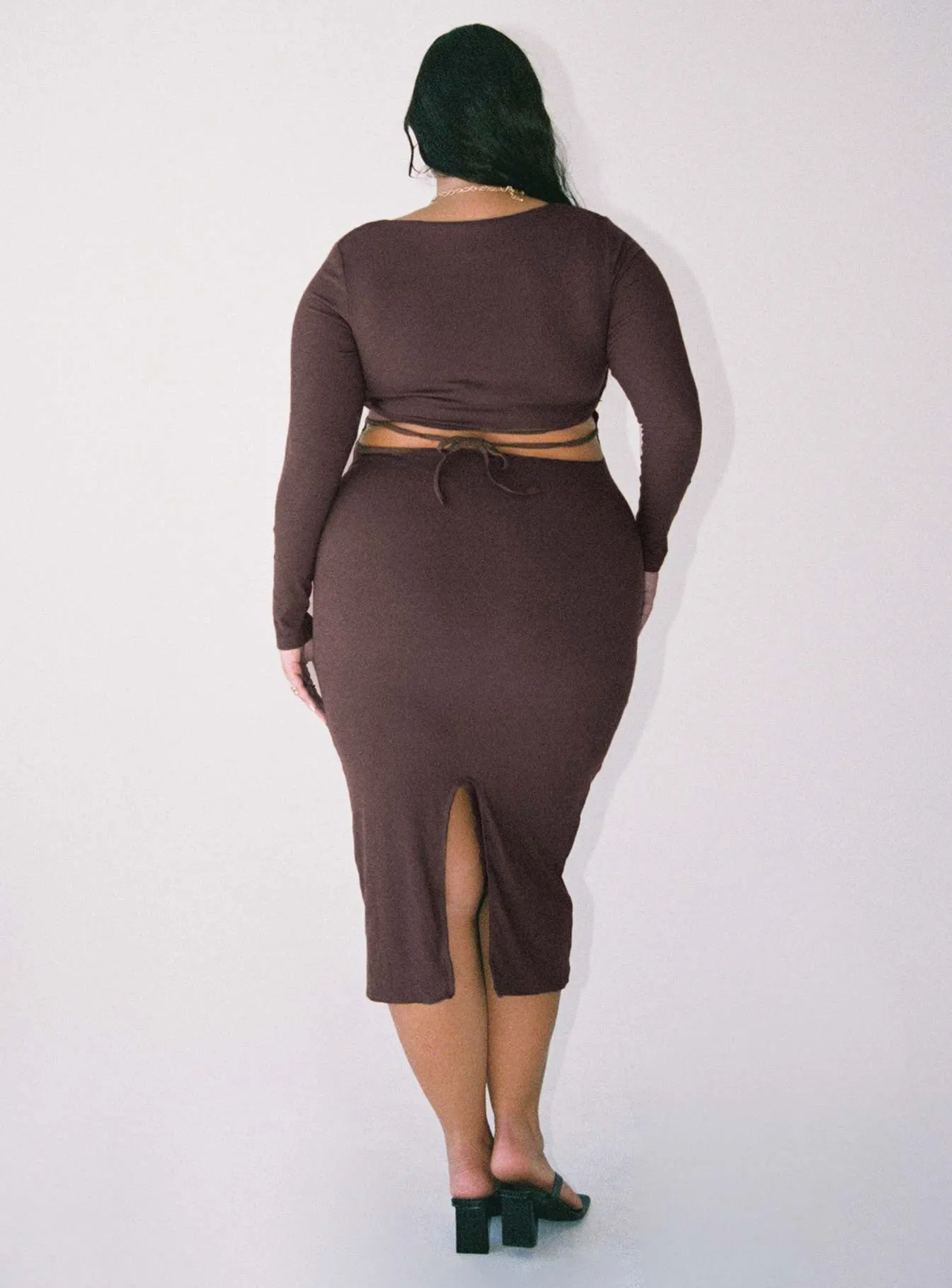 Nolan Midi Dress Brown Curve Movement Friendly Chic Direction