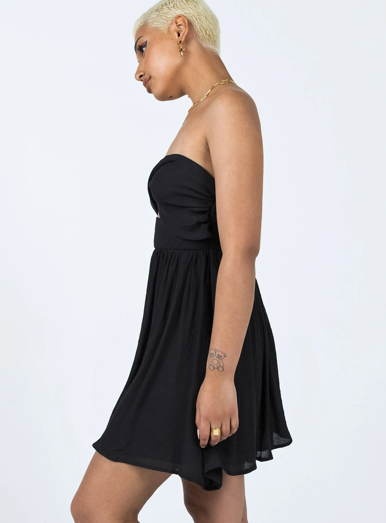 Luxe Fabric Modern Silhouette Allie Jay Mini Dress Black