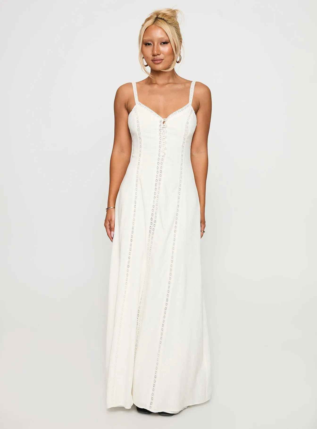 Neutral Flow Chill Friendly Mercie Maxi Dress White