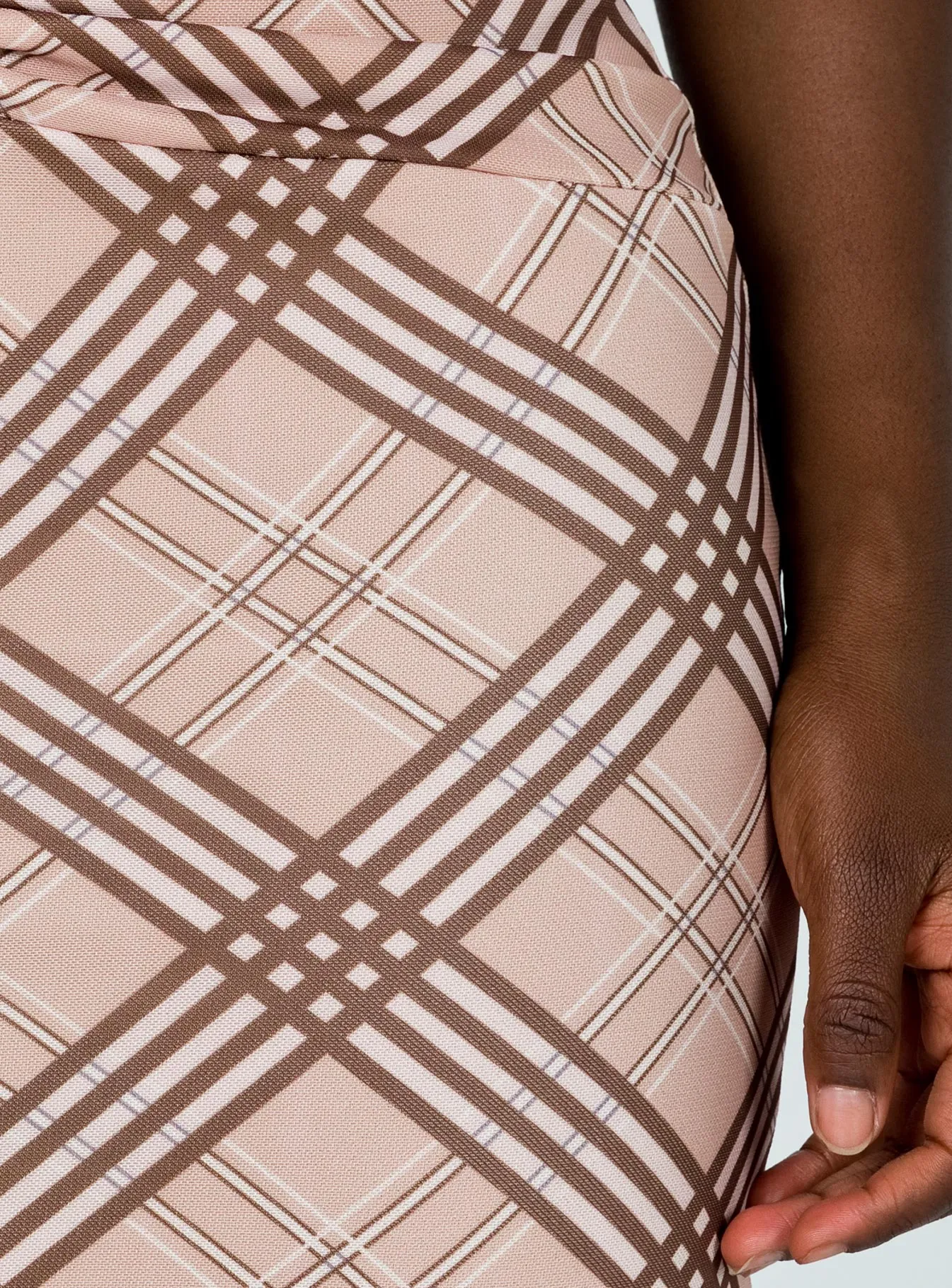 Easy Layer Outfit Ideas Dom Mini Skirt Brown